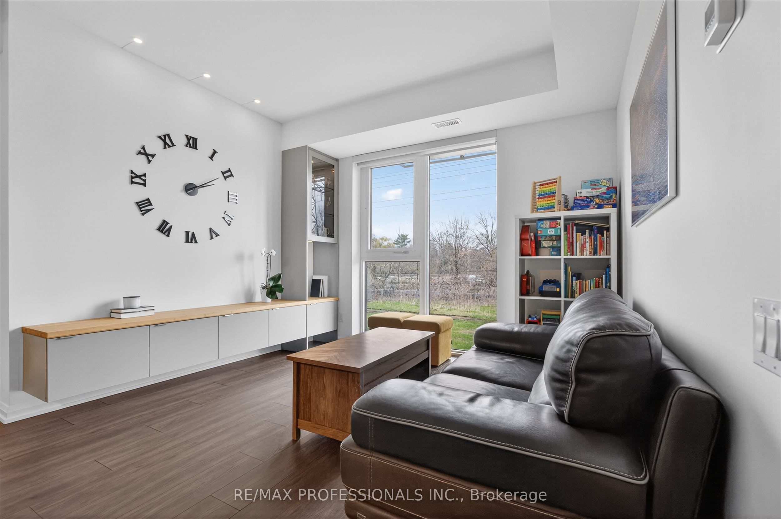10 Brin Drive TH48, Toronto, ON M8X 0B3 photo 5