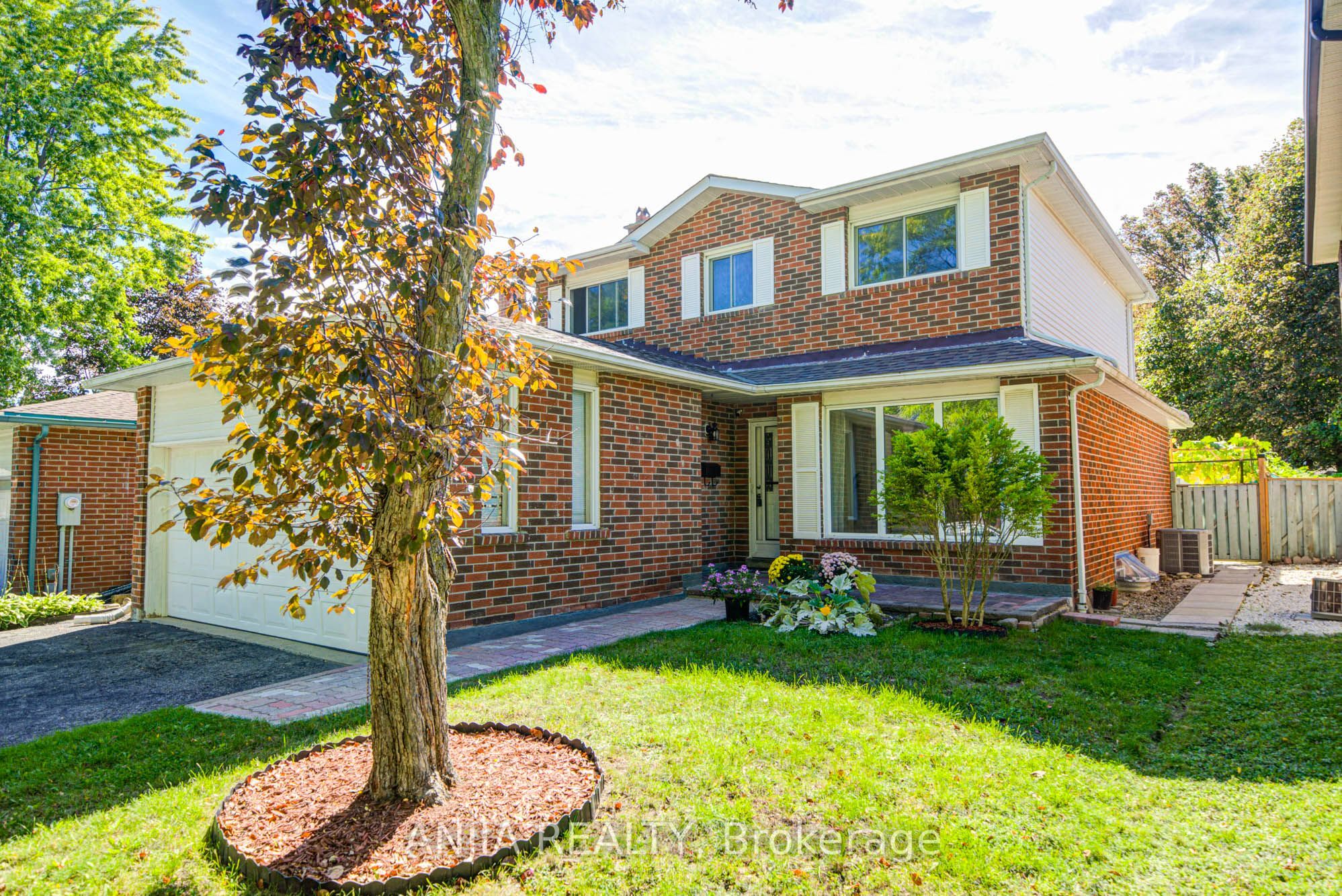 77 Royal Palm Drive, Brampton, ON L6Z 1P2 photo 2