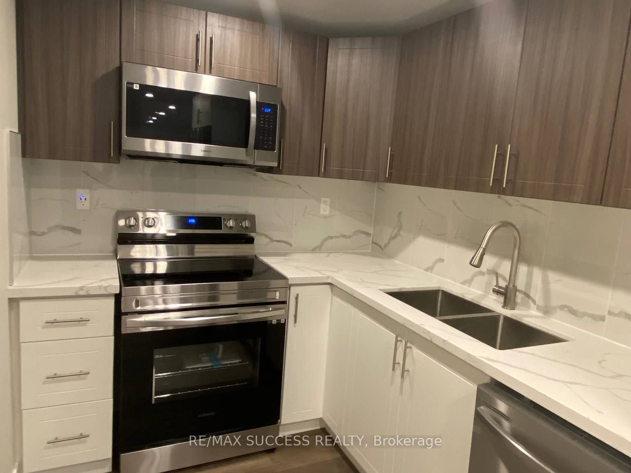 566 Yates Drive Lower unit, Milton, ON L9T 6Z4 photo 3