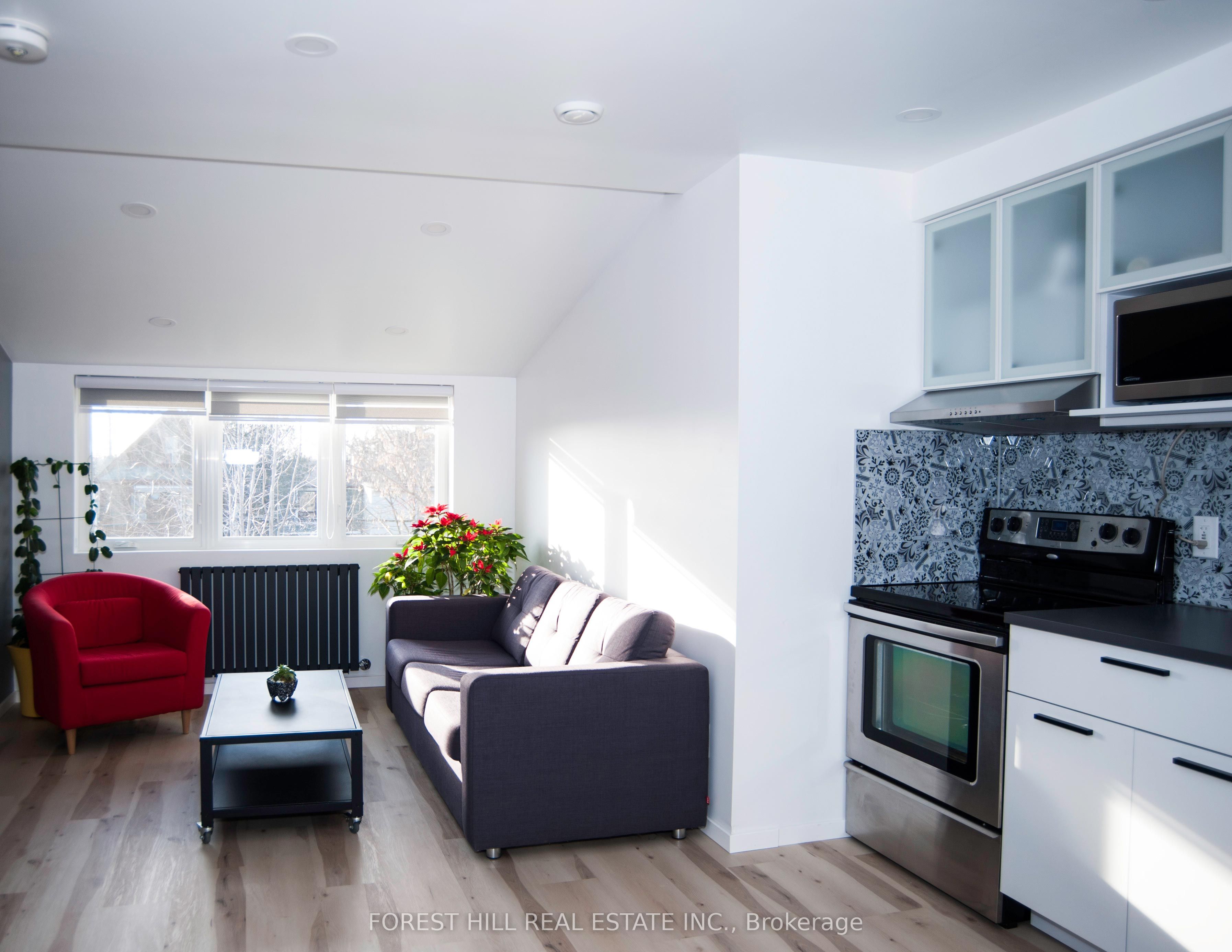 214 Blackthorn Avenue Second Floor, Toronto, ON M6N 3H8