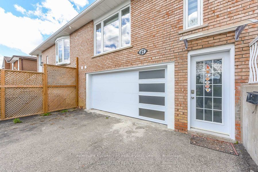 47 Jade Crescent Basement, Brampton, ON L6S 3G9 photo 2