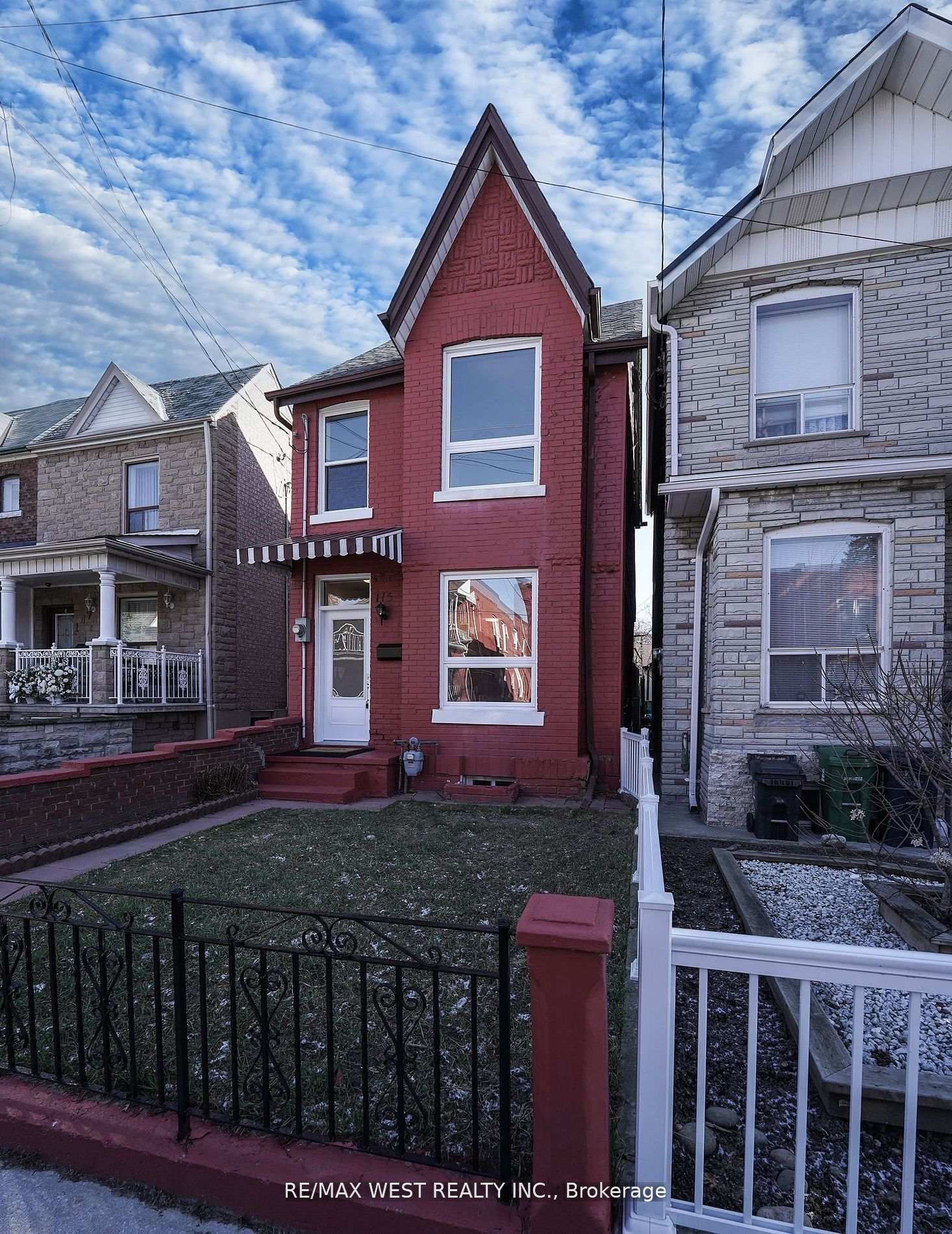 115 Edwin Avenue, Toronto, ON M6P 3Z8 photo 2