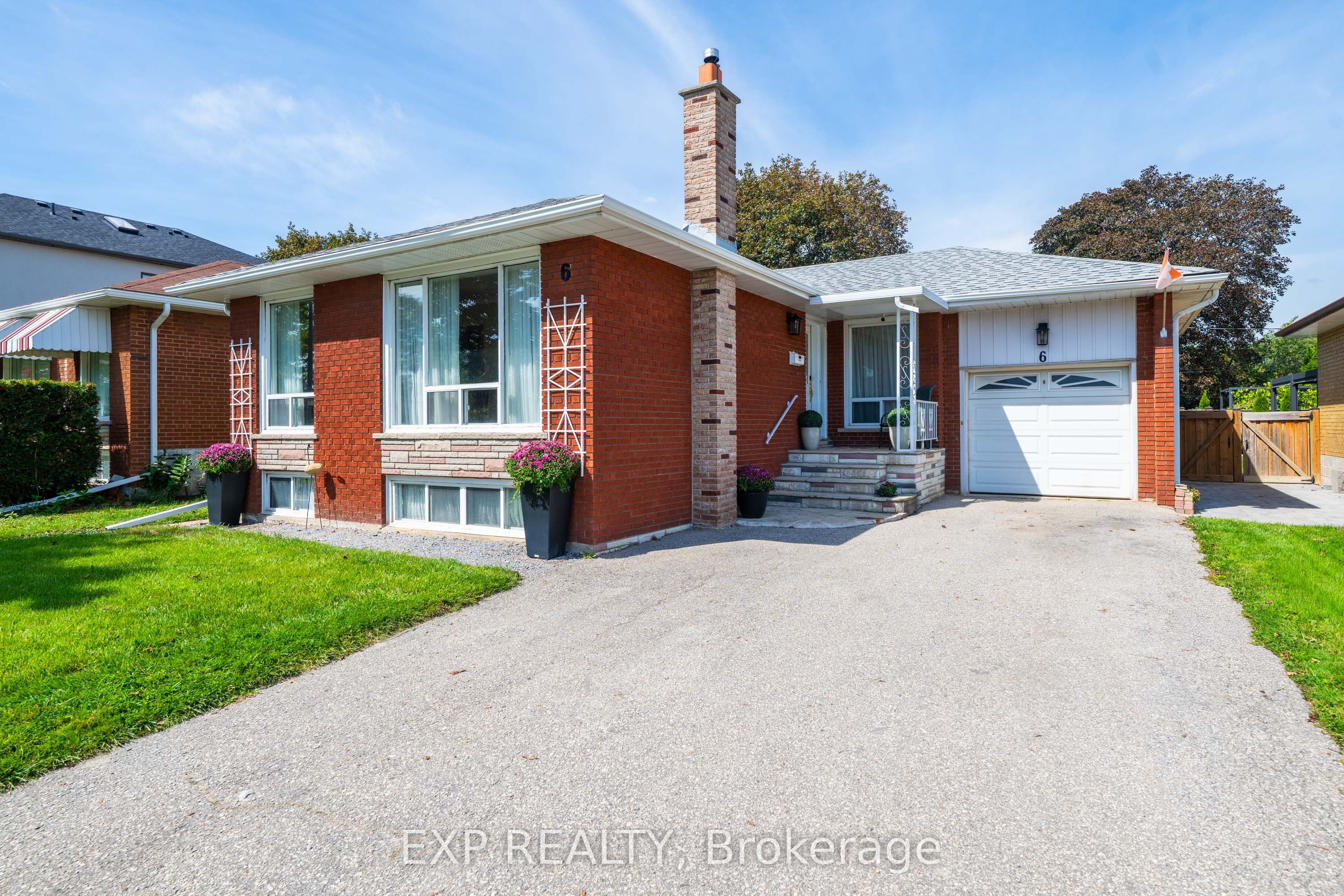 6 Jardine Place, Toronto, ON M9R 2B9