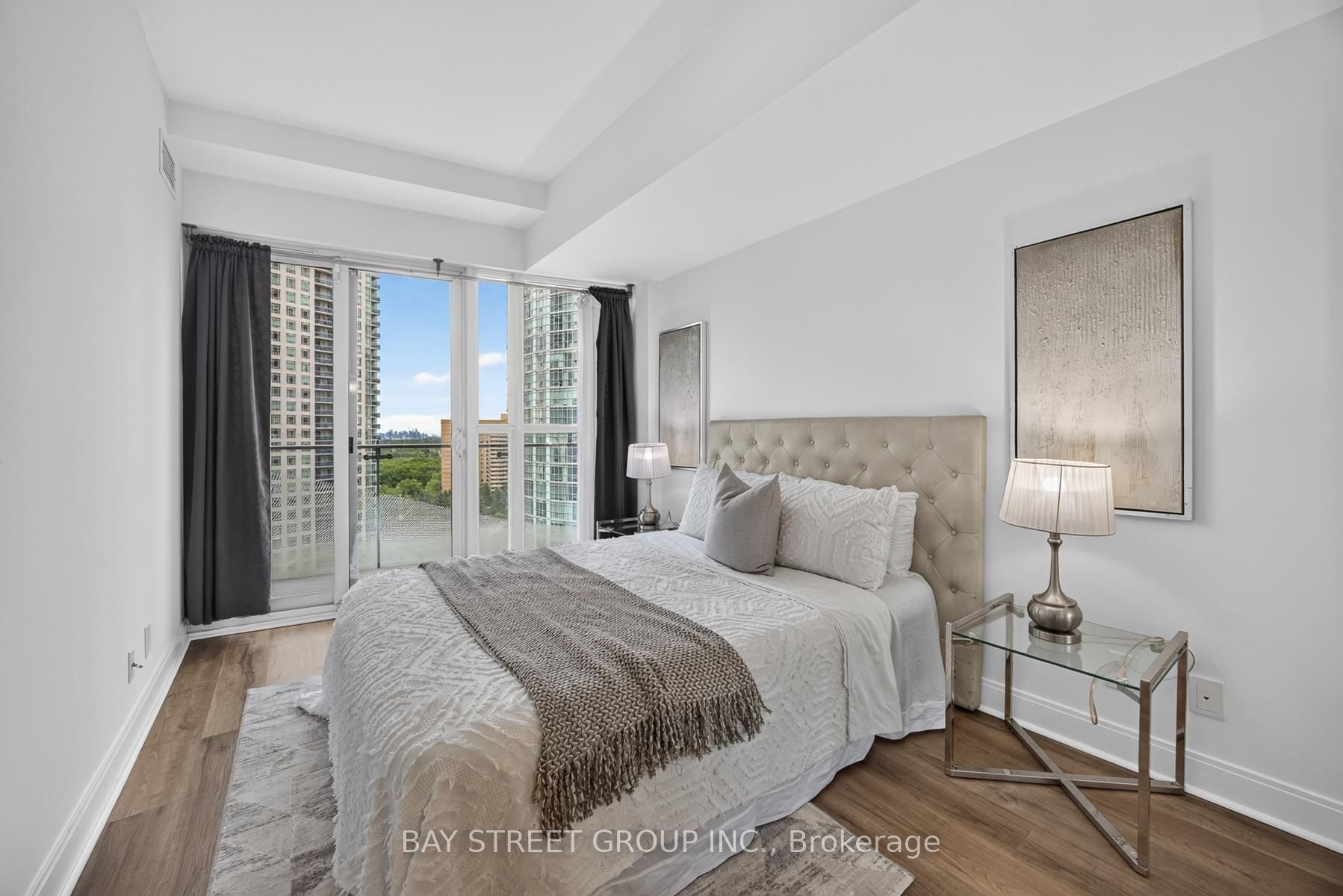50 Absolute Avenue 1302, Mississauga, ON L4Z 0A9 photo 2