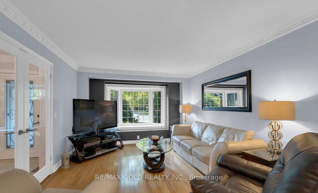 16 Melita Place, Brampton, ON L6S 2Z3 photo 4