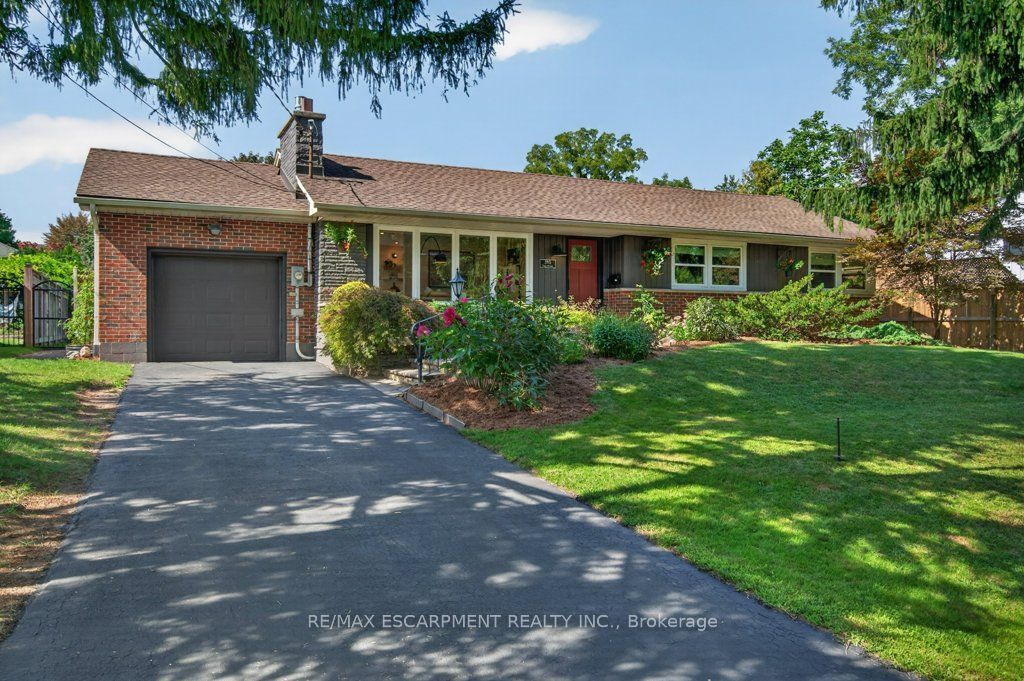 395 Lark Avenue, Burlington, ON L7T 2T1 photo 3