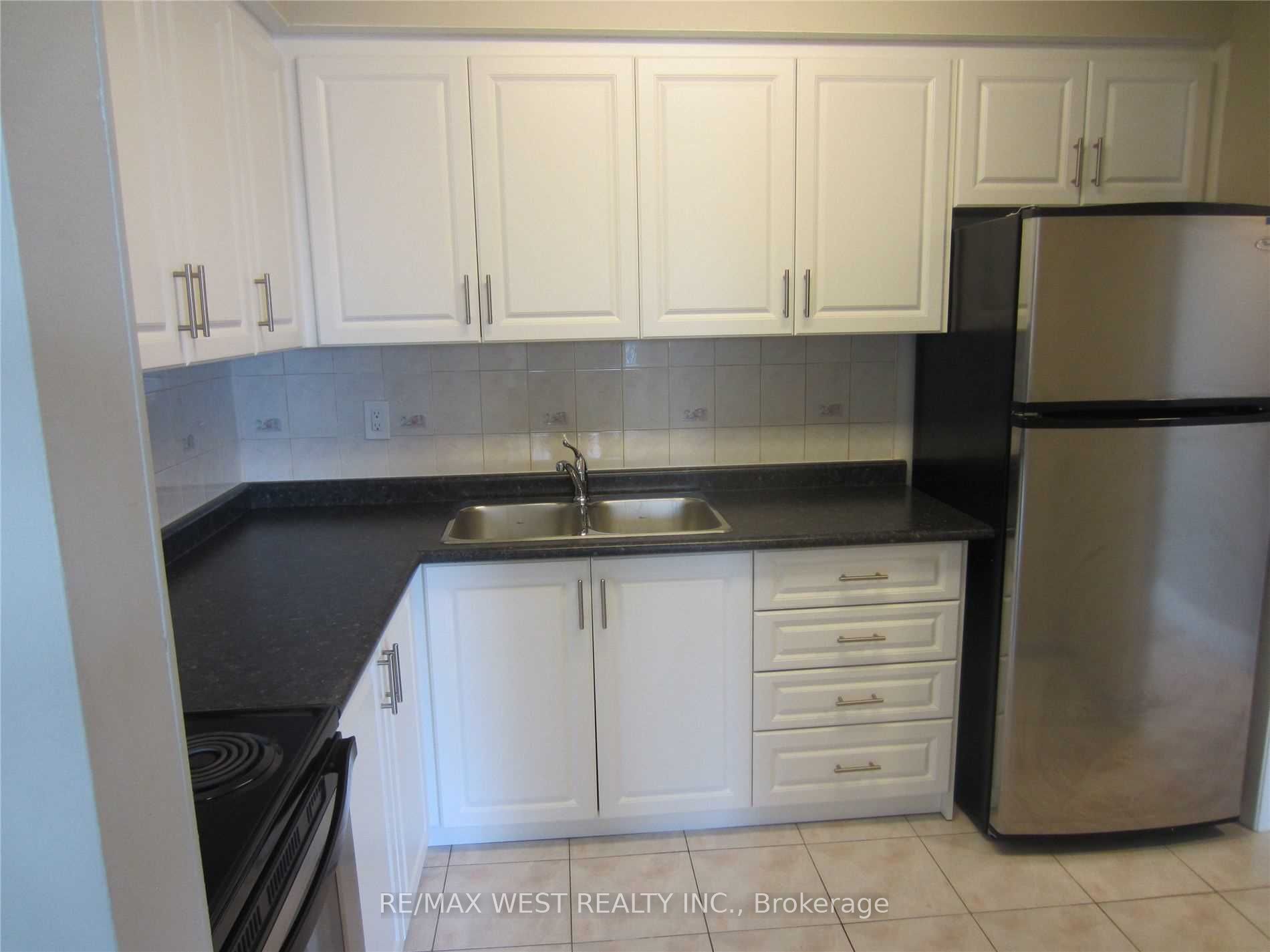 2965 Islington Avenue 7, Toronto, ON M9L 2K8 photo 2