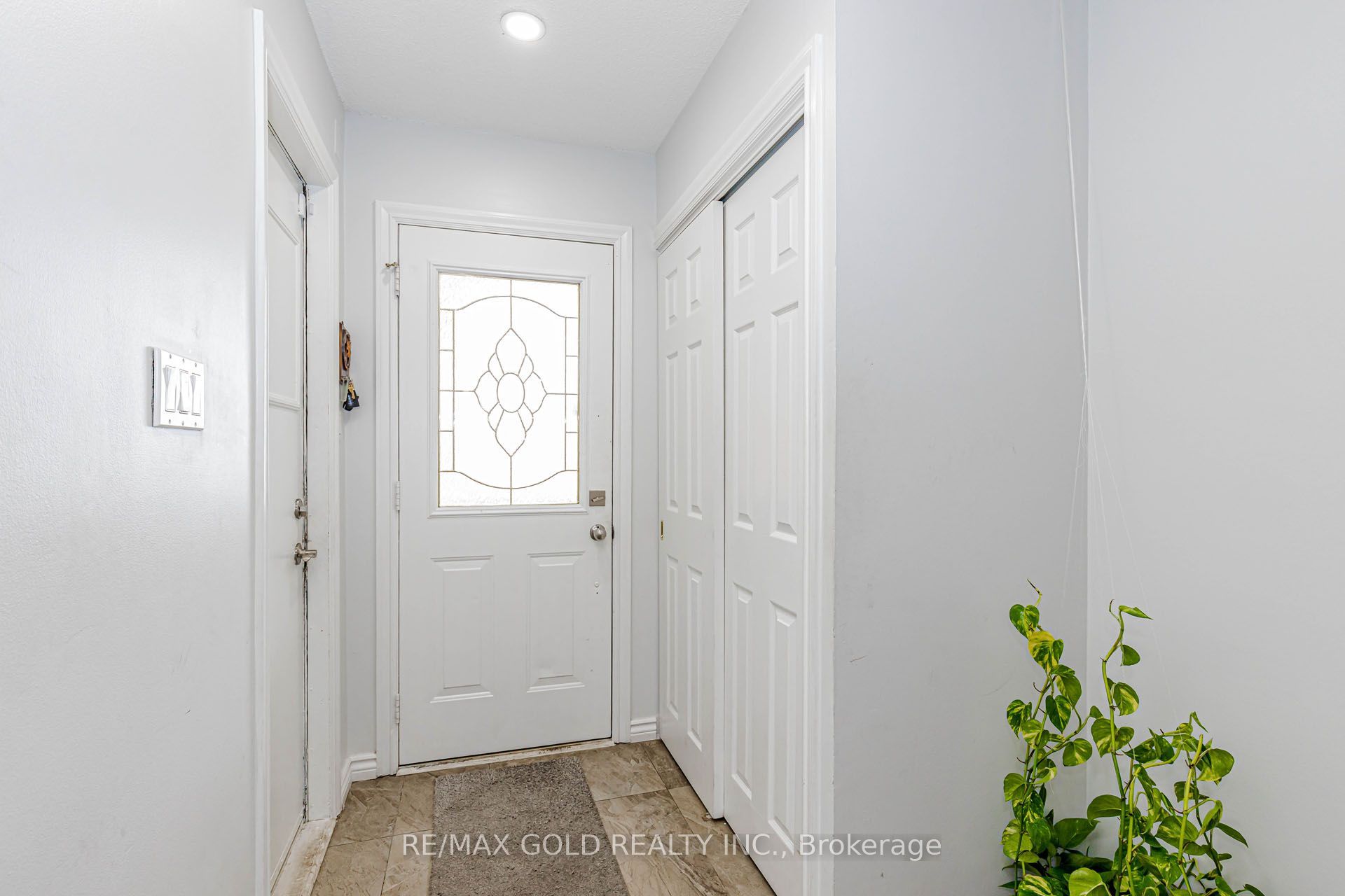 240 Simmons Boulevard, Brampton, ON L6V 3Y1 photo 3