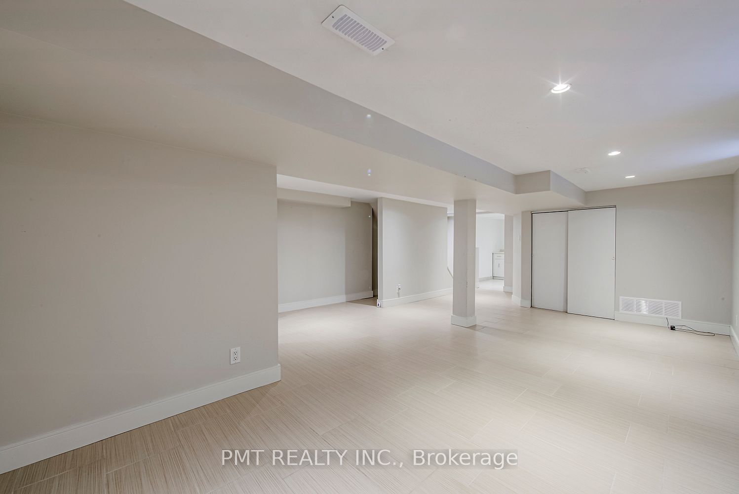 39 Windermere Avenue Bsmt, Toronto, ON M6S 3J3 photo 2