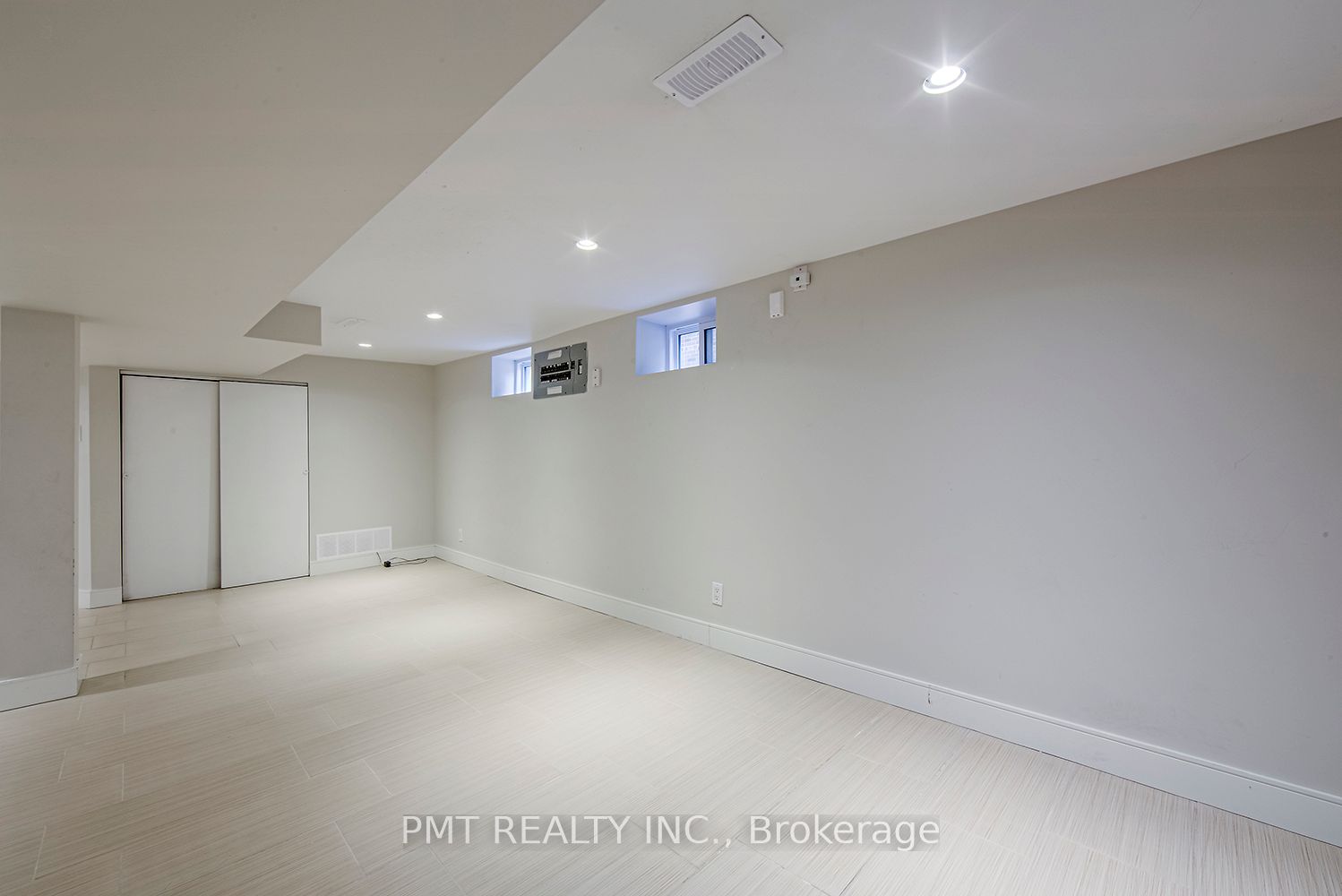 39 Windermere Avenue Bsmt, Toronto, ON M6S 3J3 photo 3