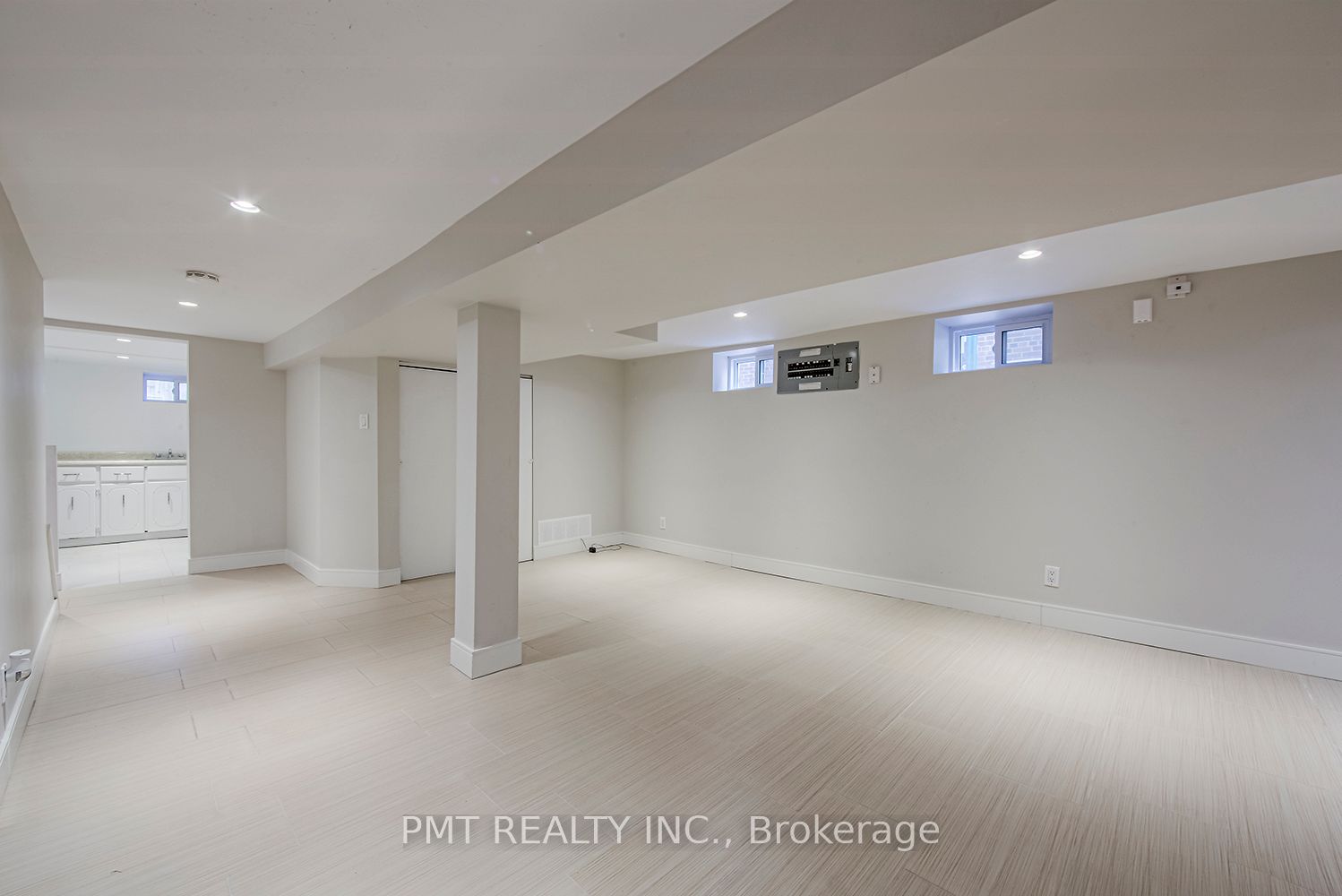 39 Windermere Avenue Bsmt, Toronto, ON M6S 3J3 photo 4
