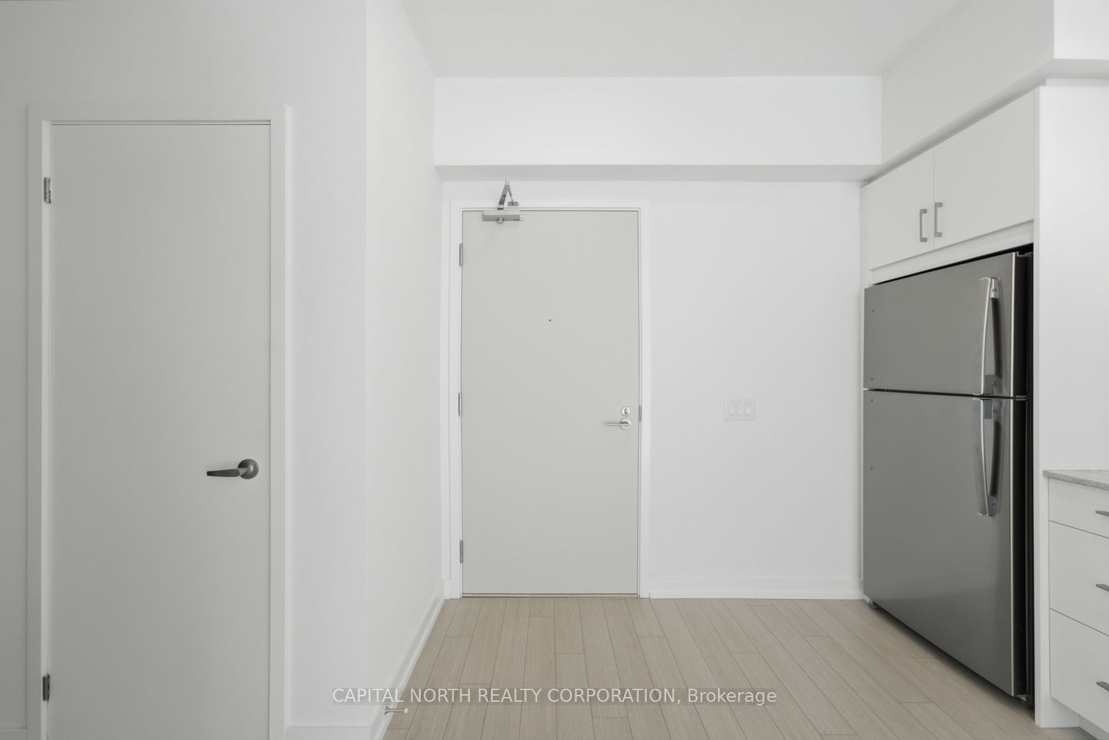 4010 Eglinton Avenue W 2207, Toronto, ON M9A 0G5 photo 3