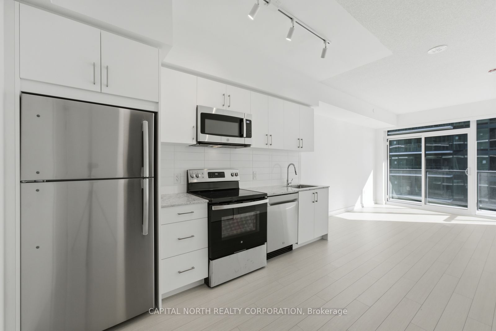 4010 Eglinton Avenue W 2207, Toronto, ON M9A 0G5 photo 5
