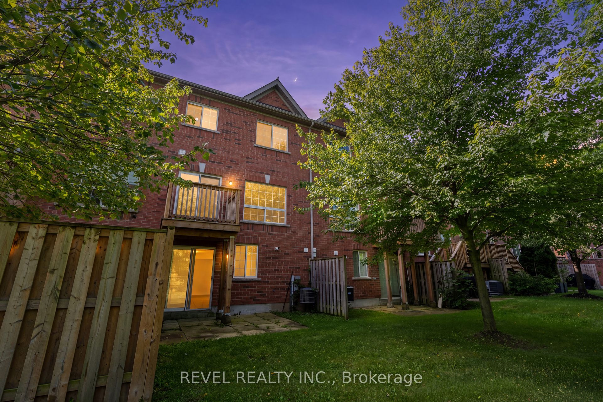 6399 Spinnaker Circle 55, Mississauga, ON L5W 1Z5 photo 2