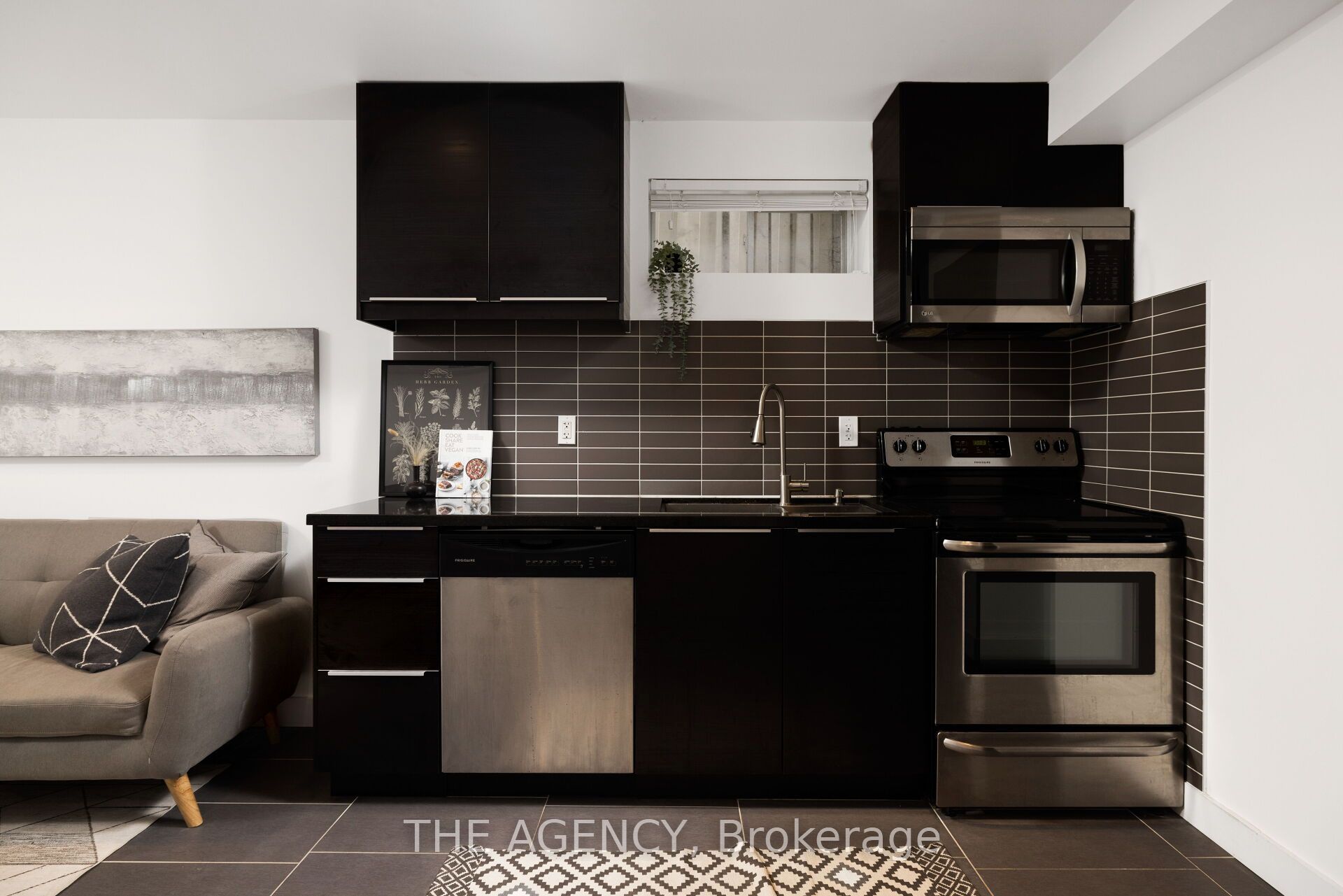 135 Prescott Avenue Lower, Toronto, ON M6N 3G9 photo 2