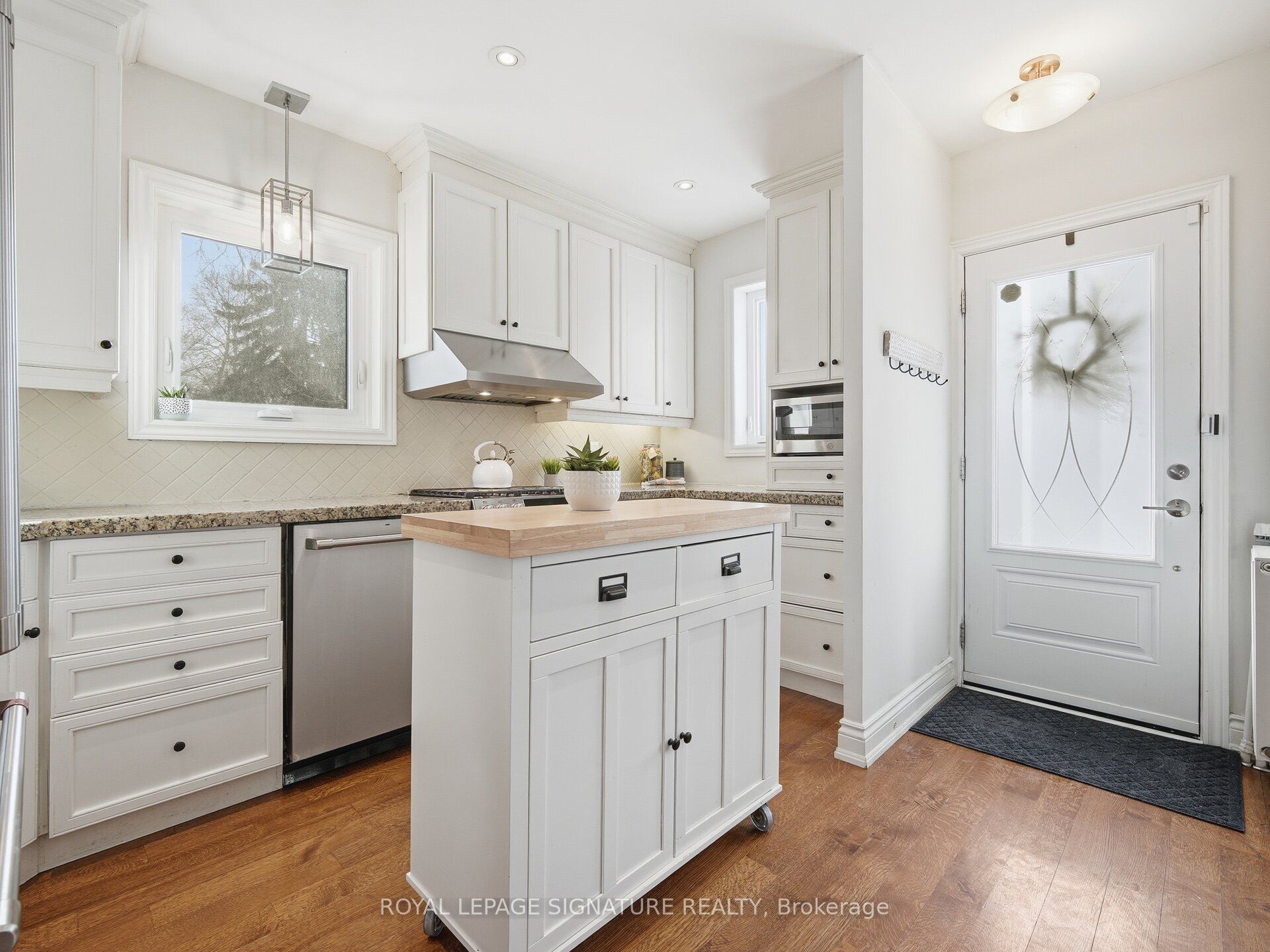 205 Prince Edward Drive S, Toronto, ON M8Y 3X1 photo 3