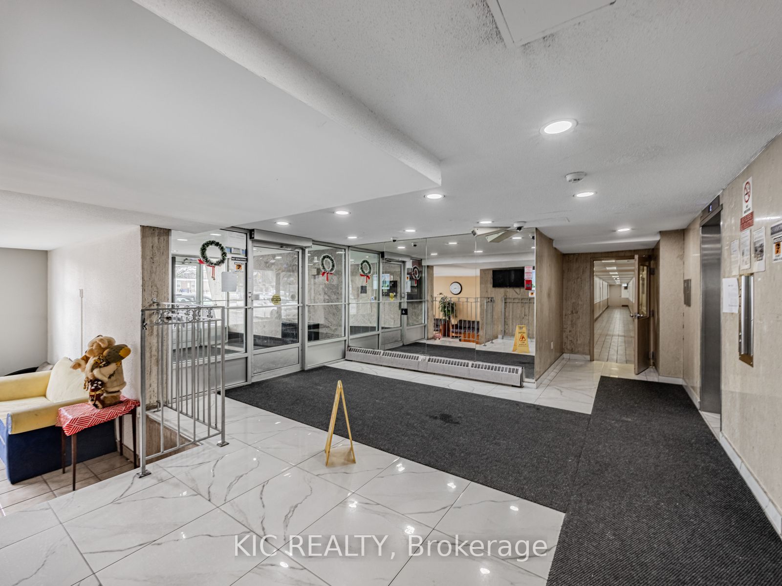2645 Kipling Avenue 403, Toronto, ON M9V 3S6 photo 3