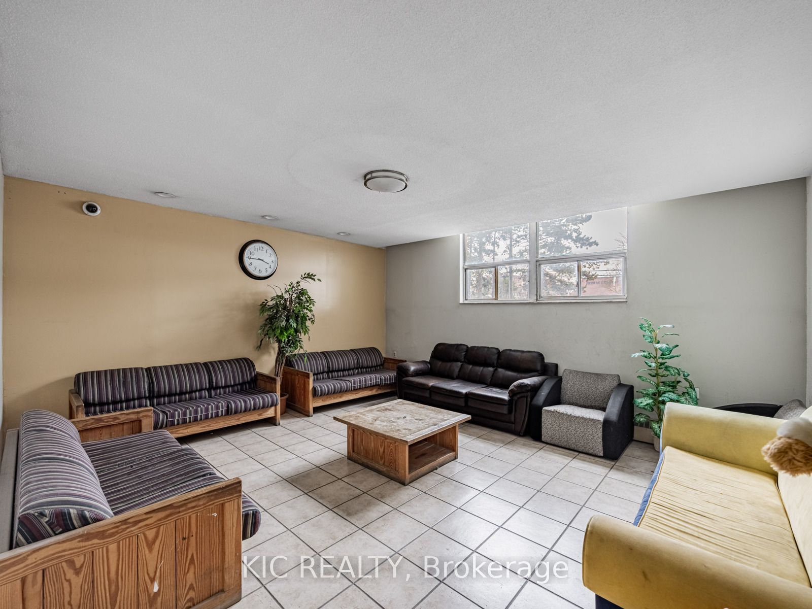 2645 Kipling Avenue 403, Toronto, ON M9V 3S6 photo 4