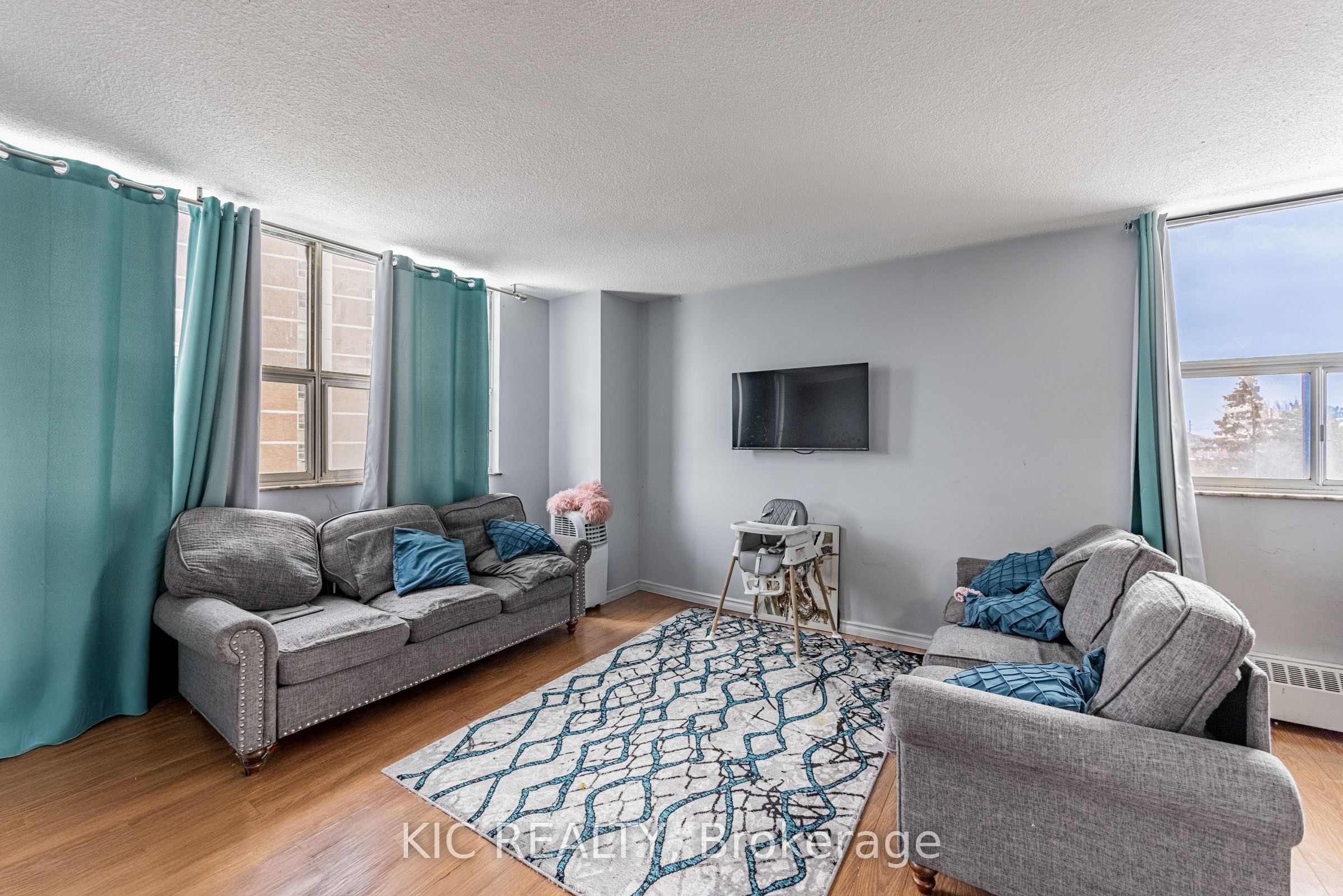 2645 Kipling Avenue 403, Toronto, ON M9V 3S6 photo 5
