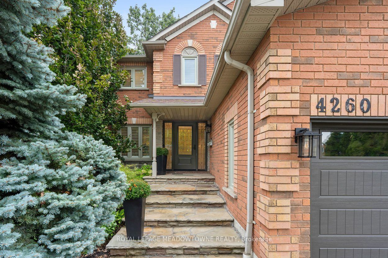 4260 Sagebrush Trail, Mississauga, ON L5C 4S2 photo 3