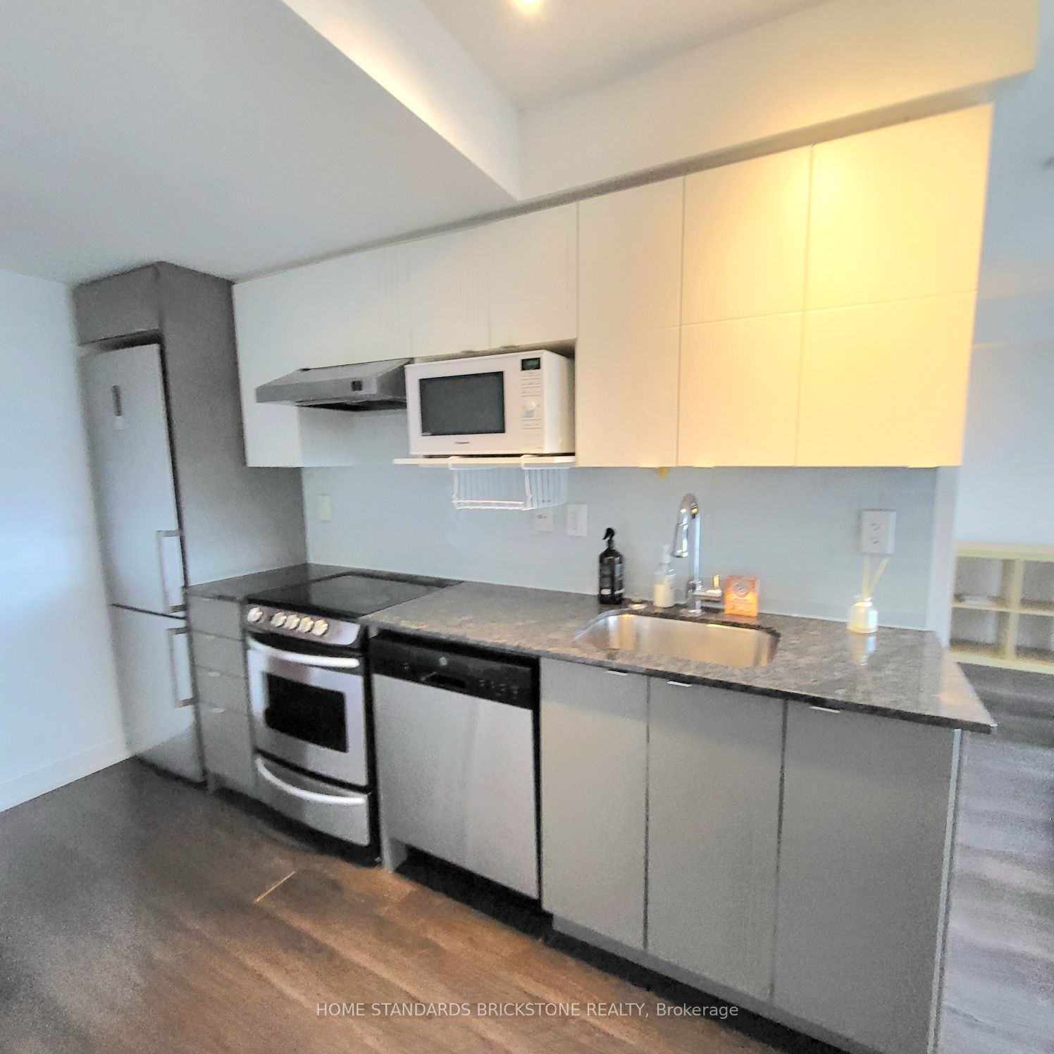 160 Flemington Road 1001, Toronto, ON M6A 0A9 photo 4