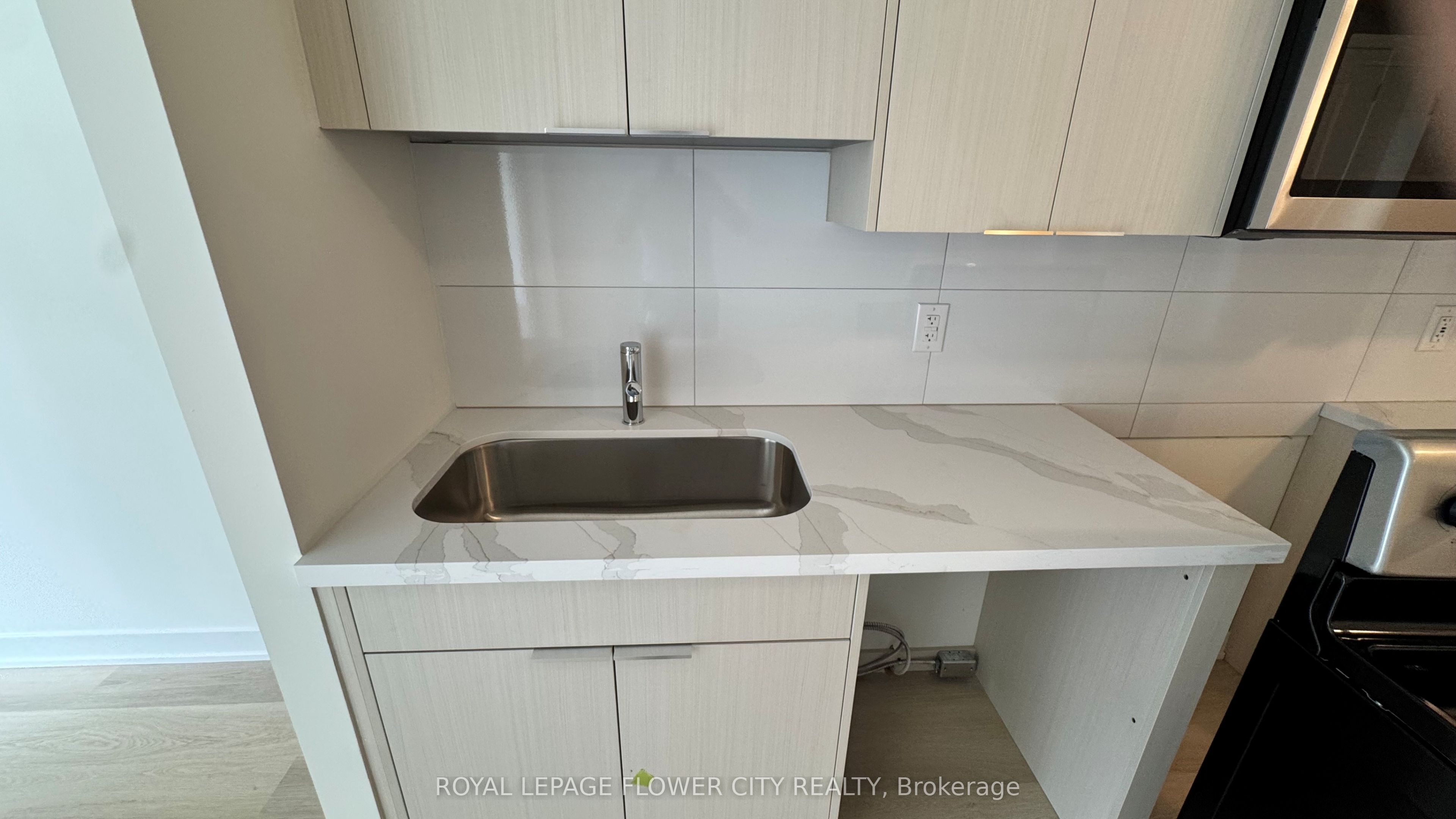 2825 Jane Street 1005, Toronto, ON M3N 2J5 photo 4