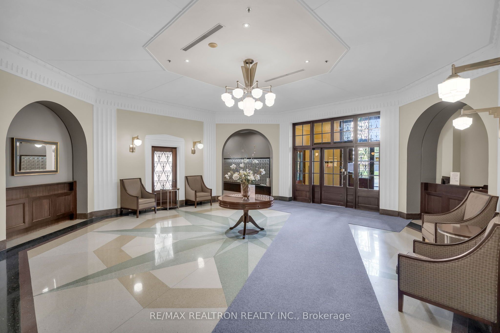 70 High Park Avenue 1210, Toronto, ON M6P 1A1 photo 5