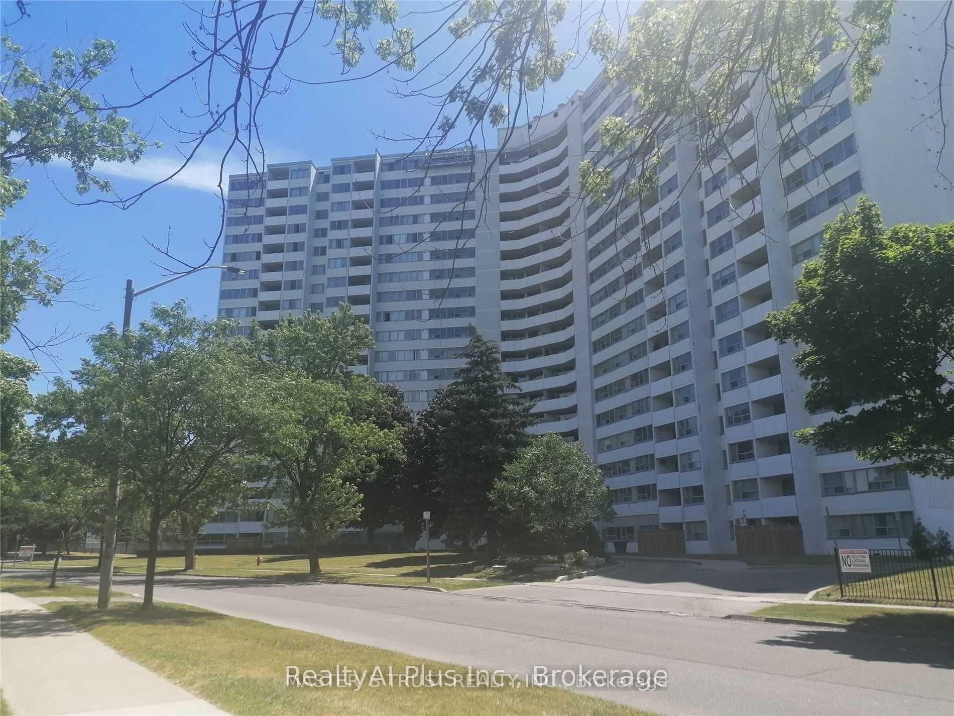 530 Lolita Gardens 1210, Mississauga, ON L5A 3T2