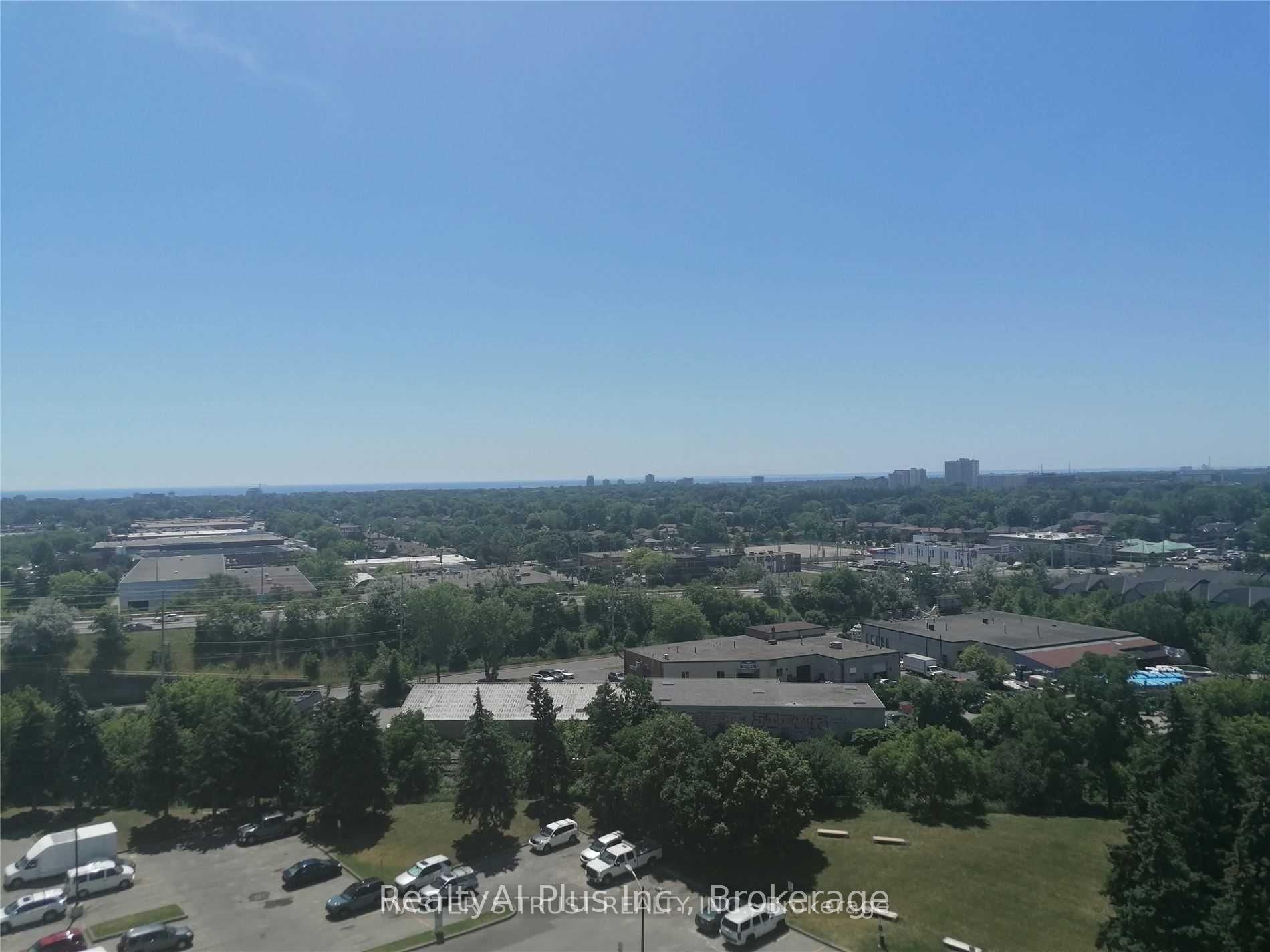 530 Lolita Gardens 1210, Mississauga, ON L5A 3T2 photo 2