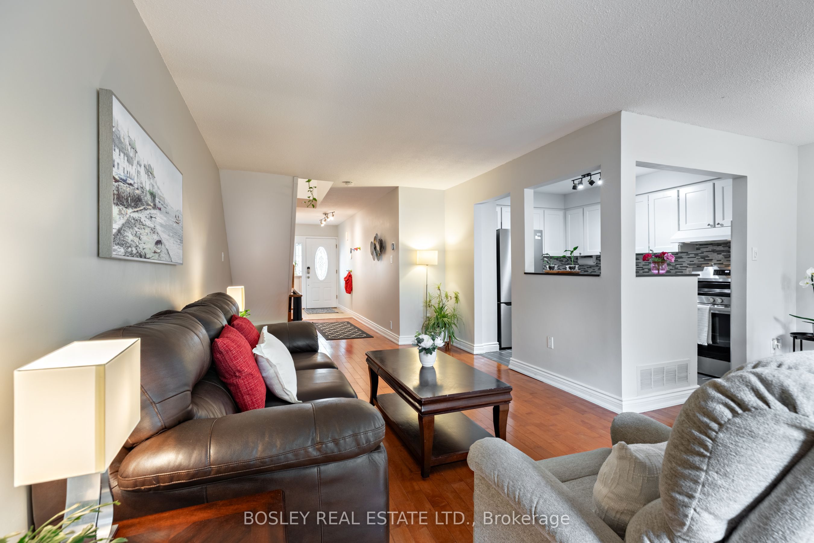 6 Markburn Court, Toronto, ON M9C 4Z1 photo 5