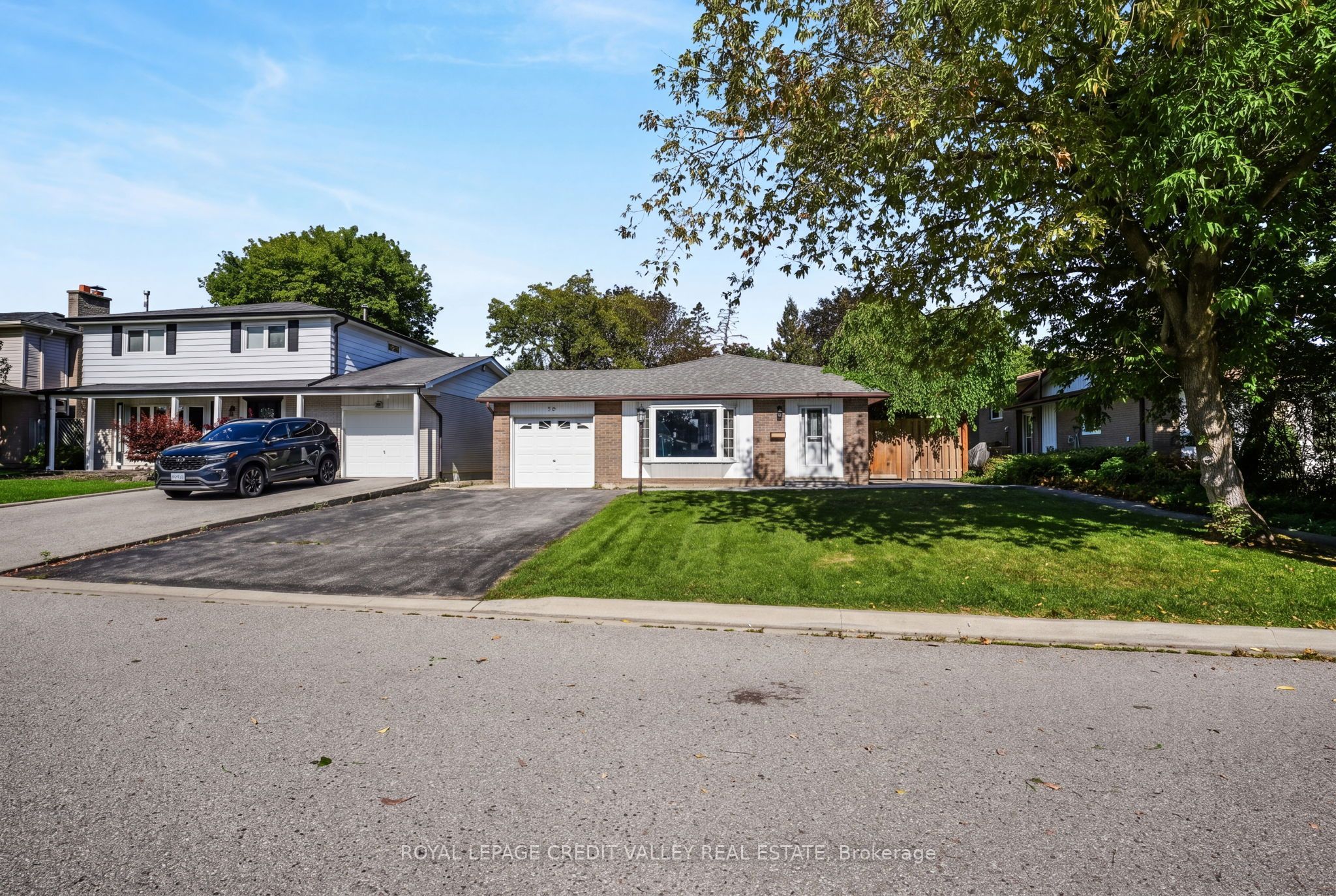 16 Lockton Crescent, Brampton, ON L6W 1C3 photo 2