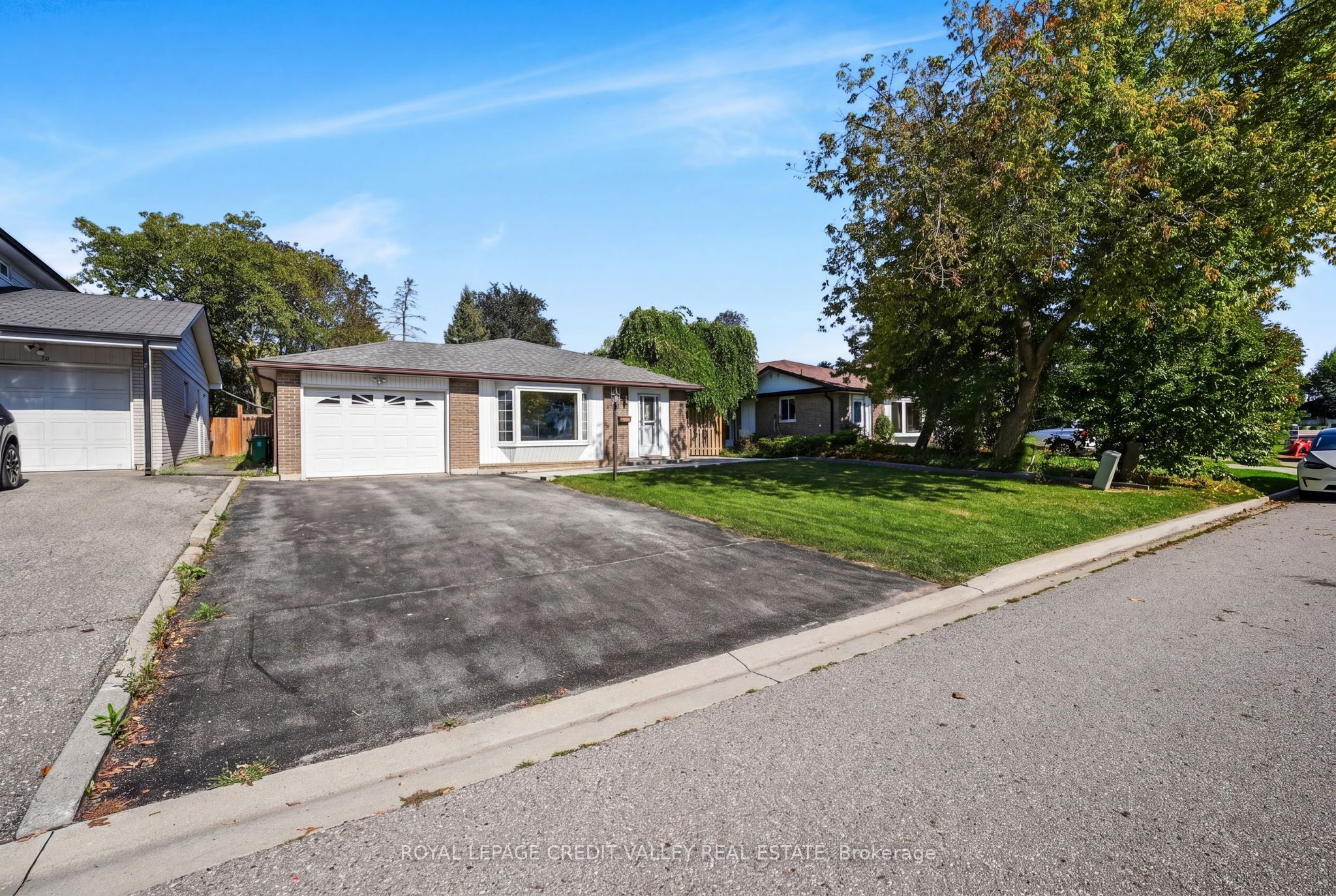 16 Lockton Crescent, Brampton, ON L6W 1C3 photo 3
