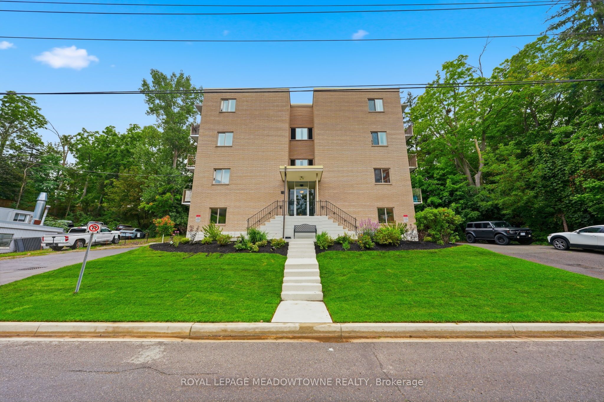 49 Park Avenue 301, Halton Hills, ON L7G 3H9 photo 3