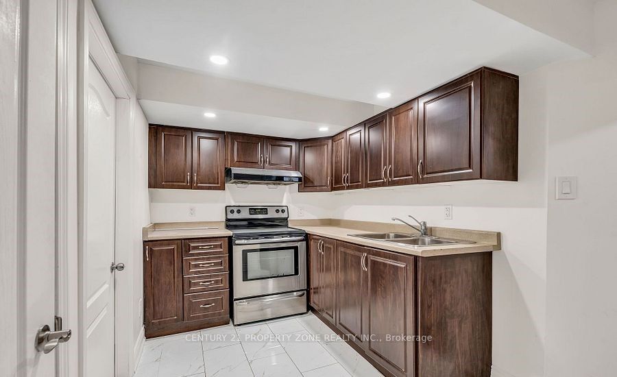 8 Griffith Court Basement, Brampton, ON L7A 3T6 photo 4