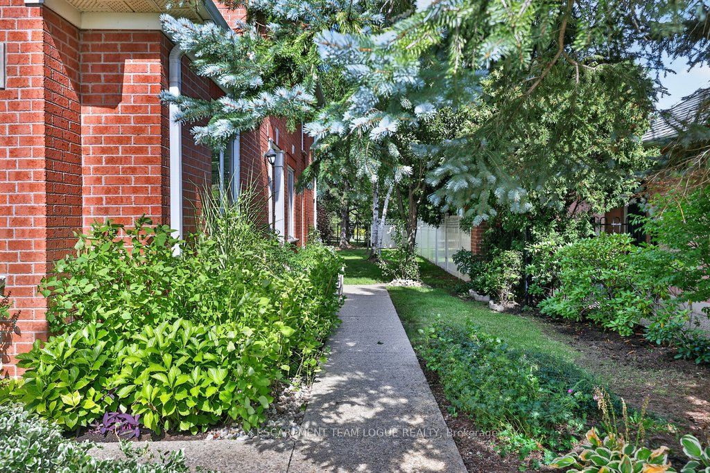 2103 Berwick Drive 9, Burlington, ON L7M 4B7 photo 4