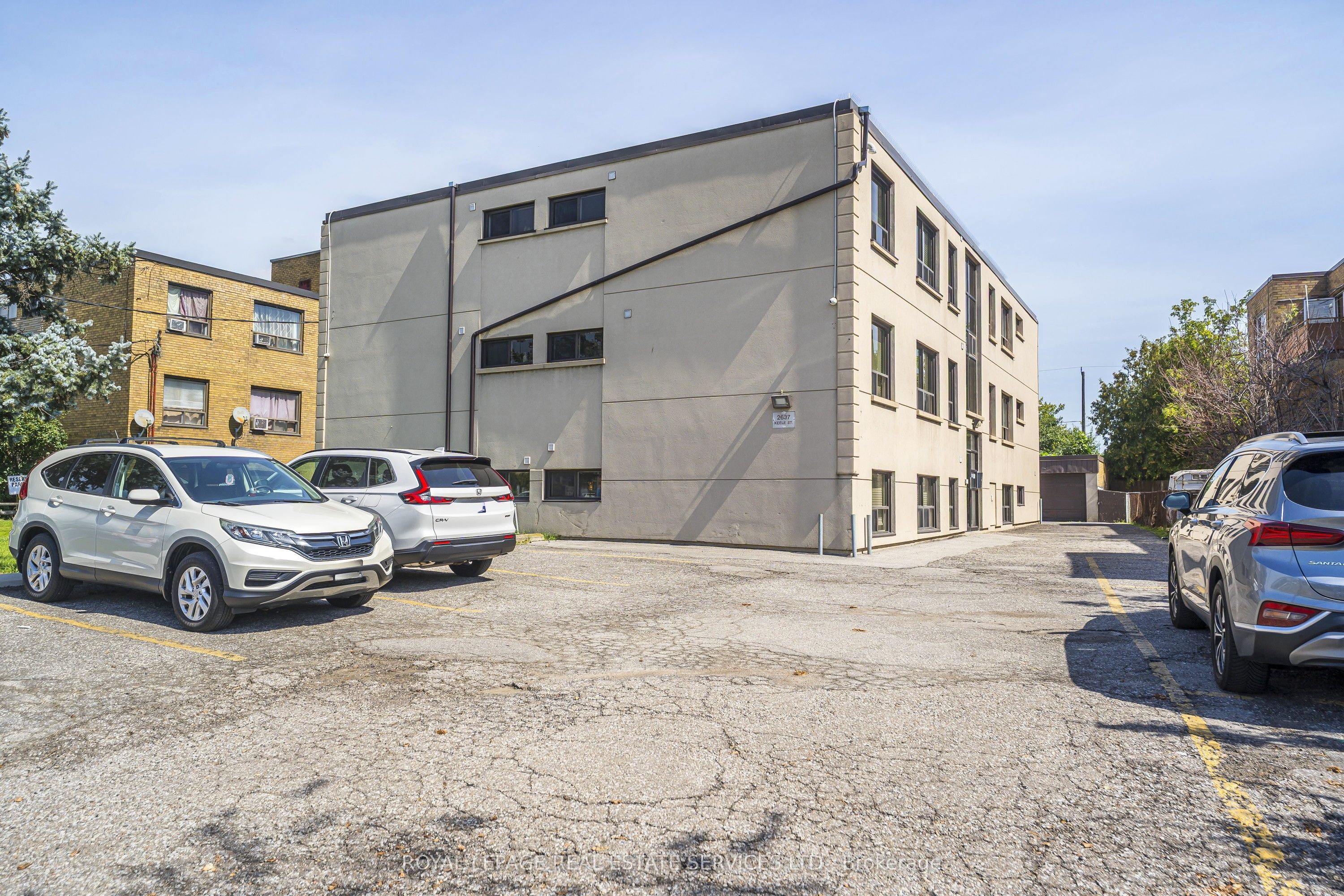 2637 Keele Street 8, Toronto, ON M6L 2P2 photo 4