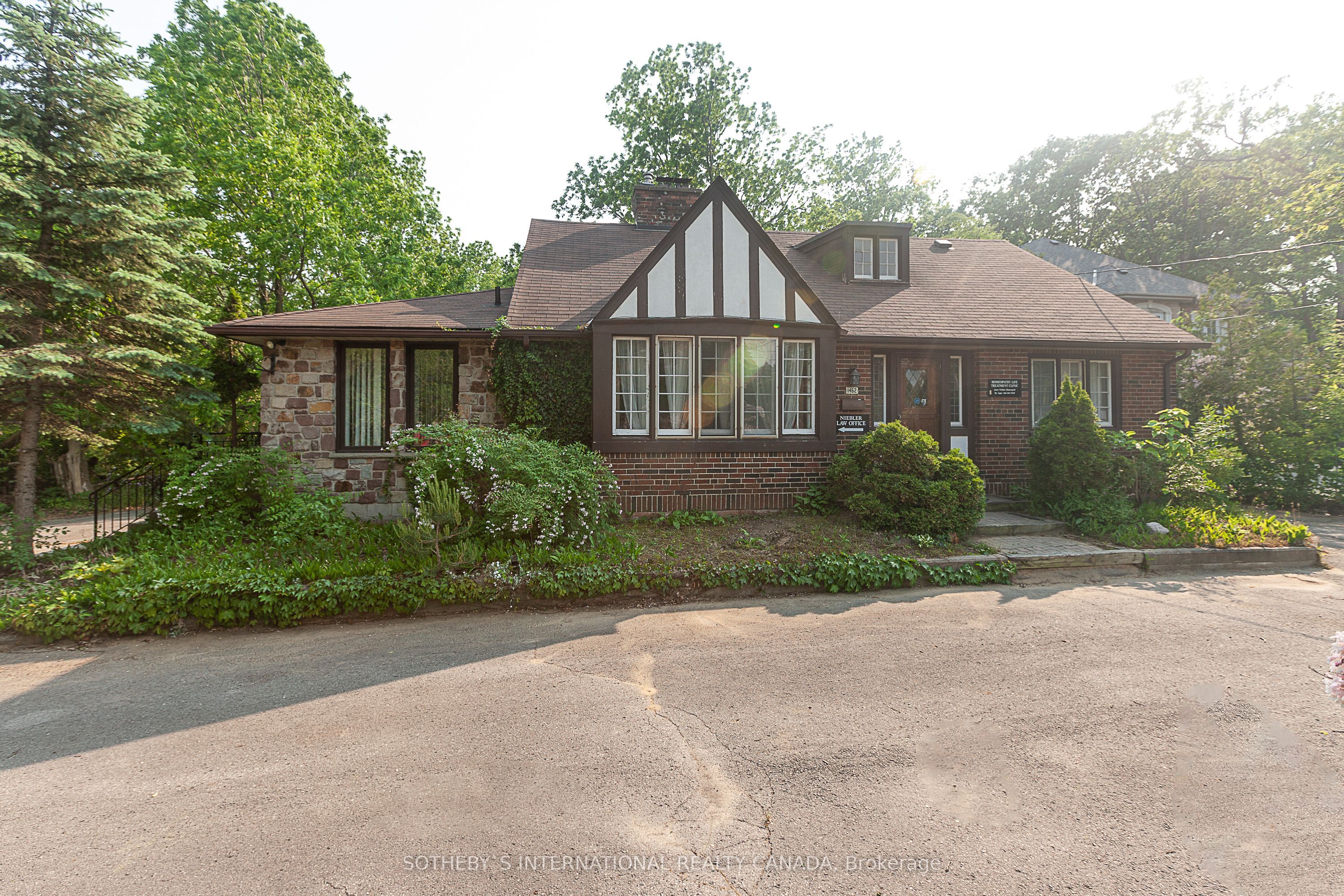 1462 Hurontario Street, Mississauga, ON L5G 3H4 photo 2