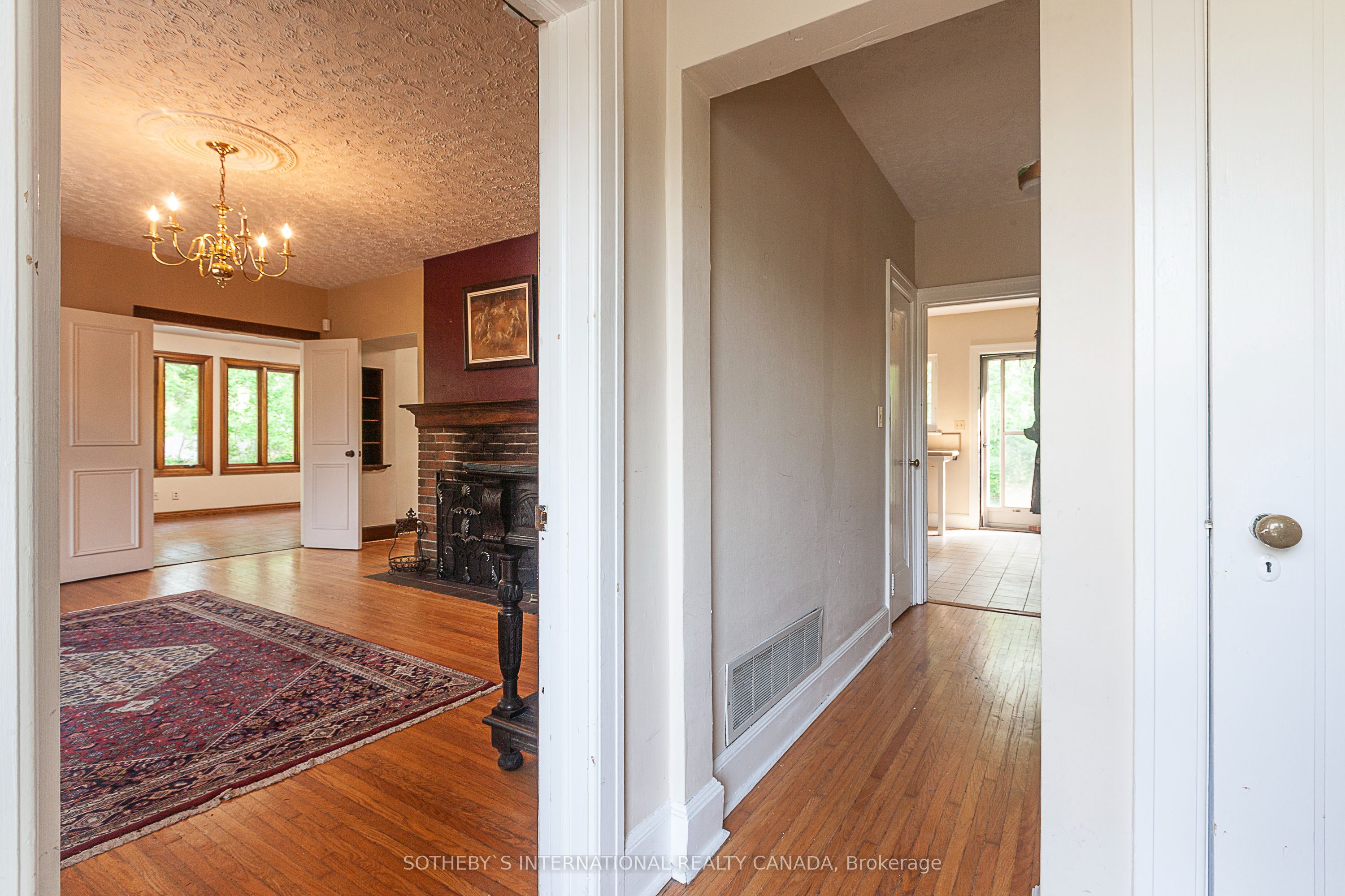 1462 Hurontario Street, Mississauga, ON L5G 3H4 photo 5
