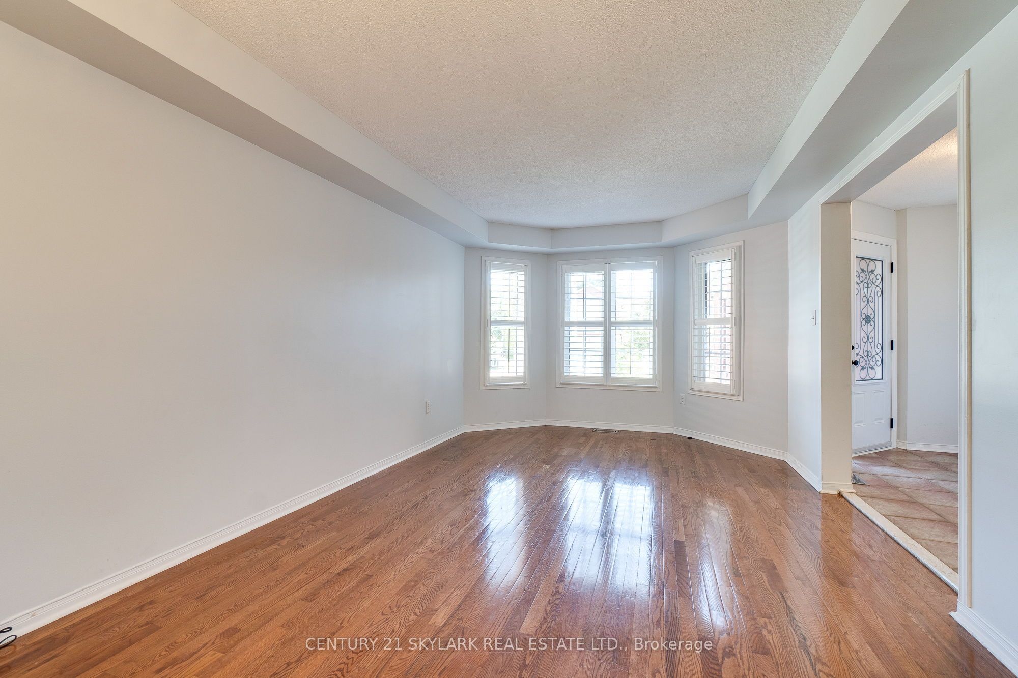 3841 Periwinkle Crescent, Mississauga, ON L5N 6W8 photo 3
