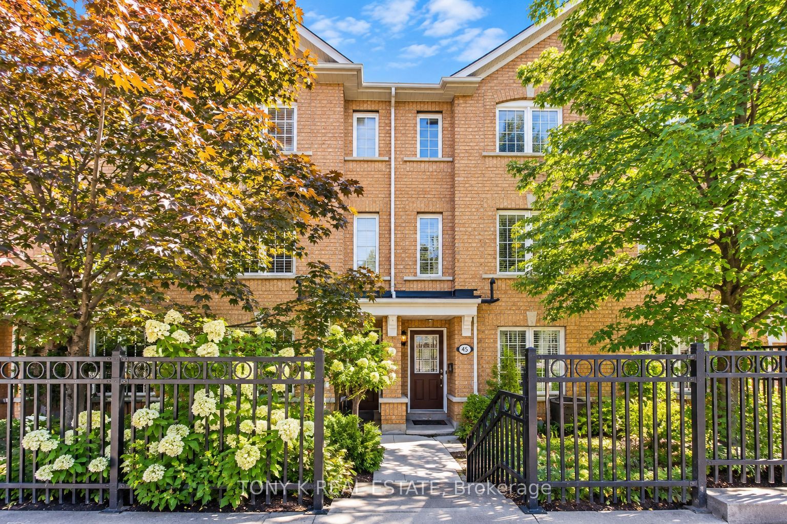 45 Weston Road, Toronto, ON M6N 5H3