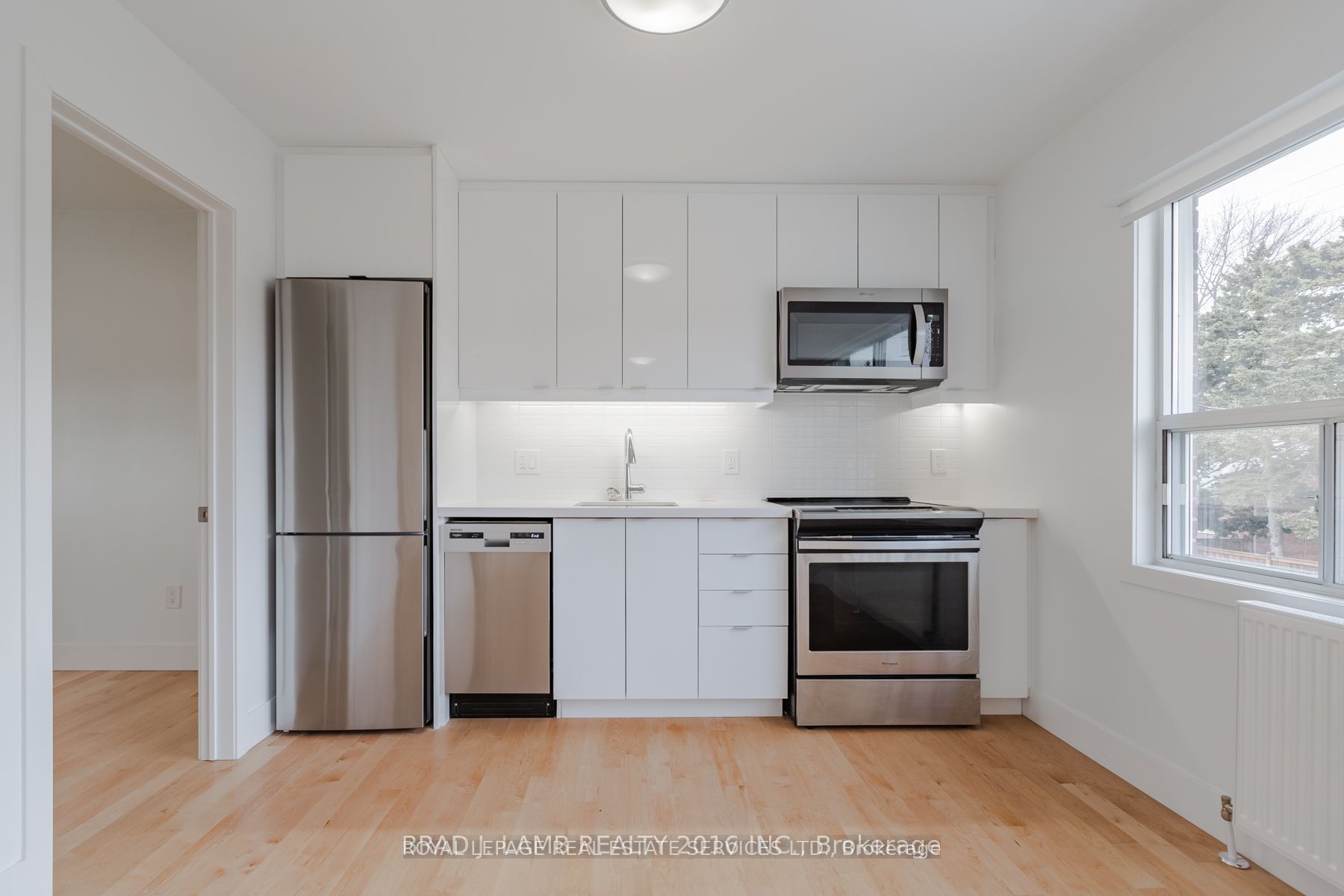 28A Third Street 3, Toronto, ON M8V 2X6 photo 2