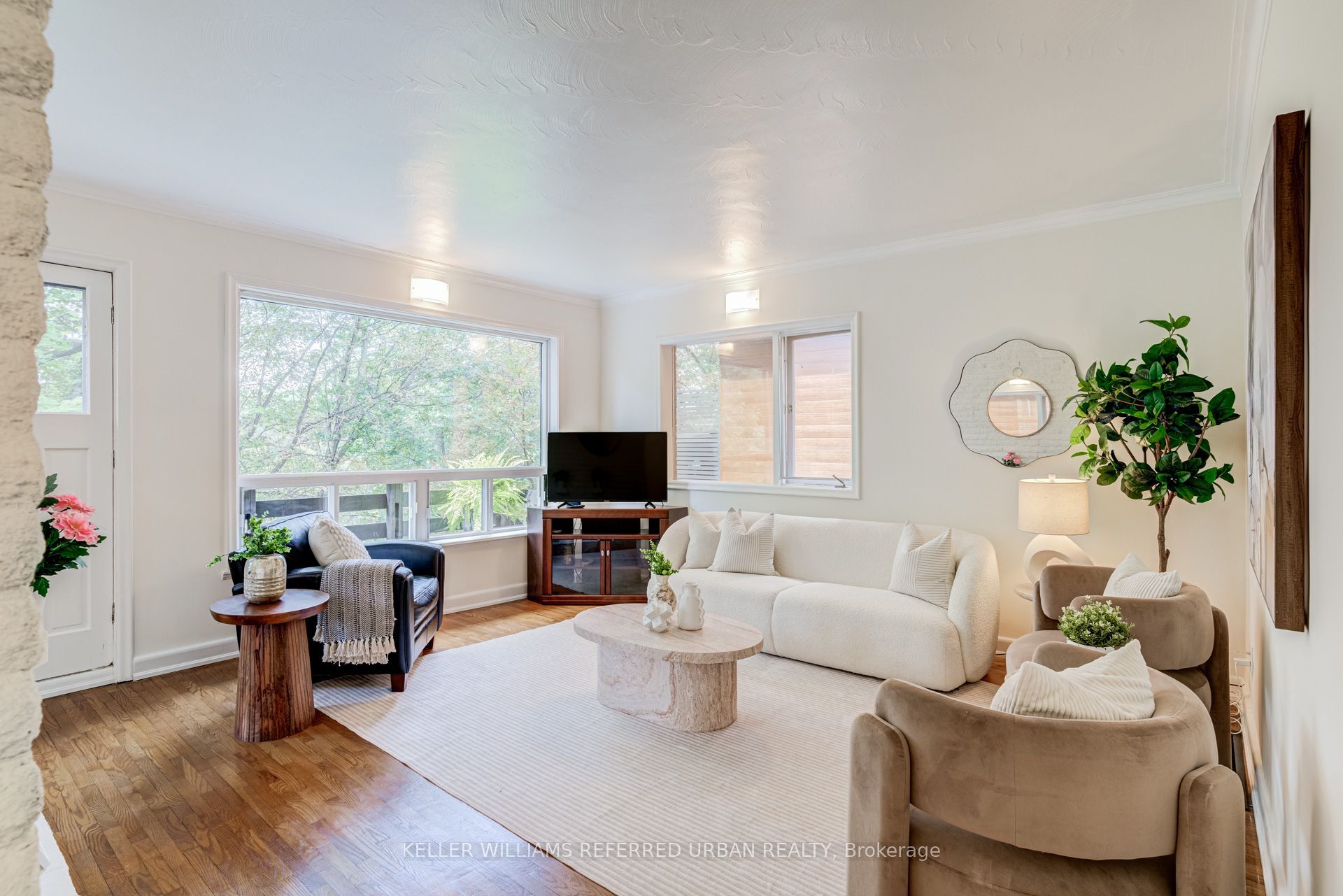 30 Rambert Crescent, Toronto, ON M6S 1E6 photo 5