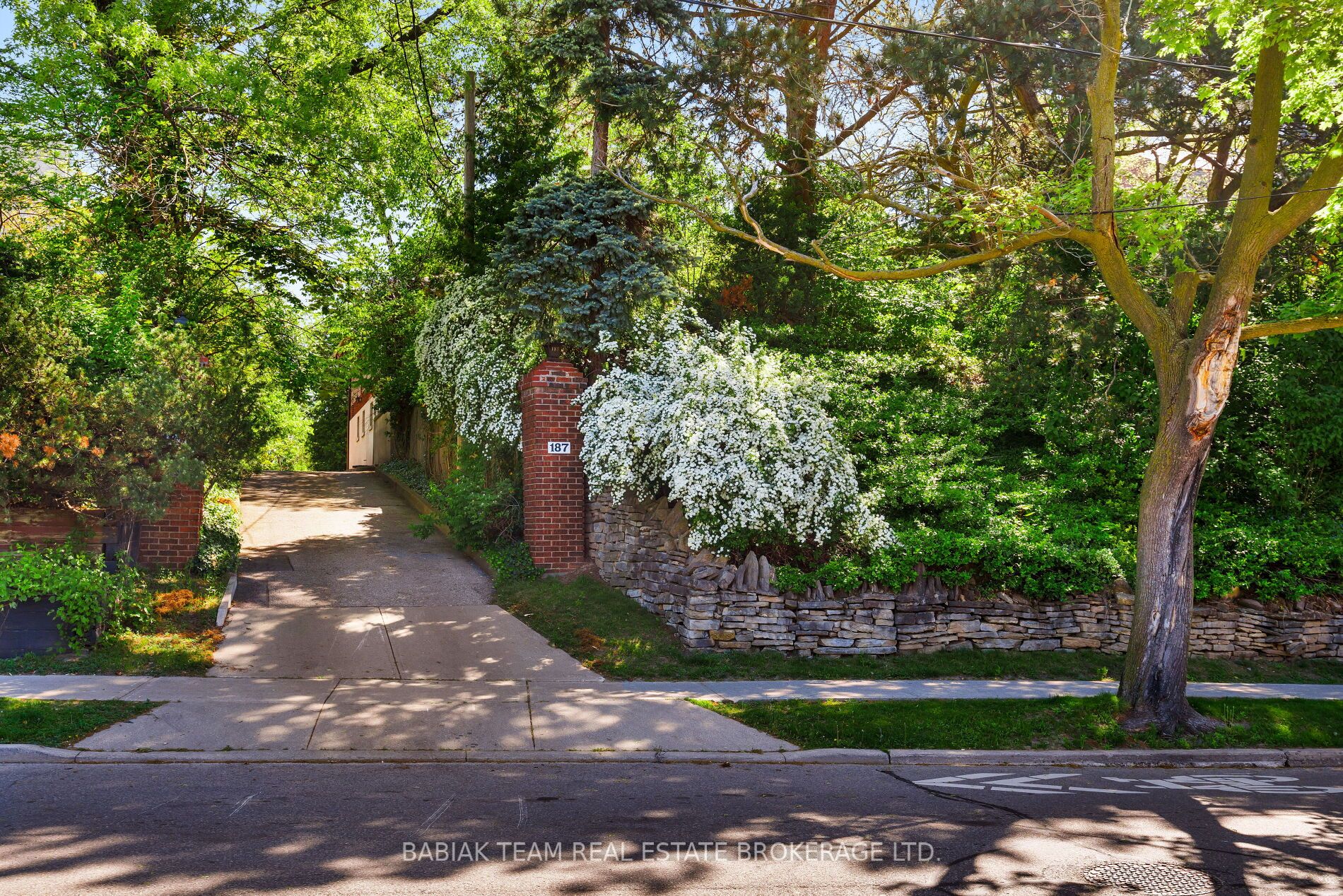 187 Ellis Avenue, Toronto, ON M6S 2X4 photo 2