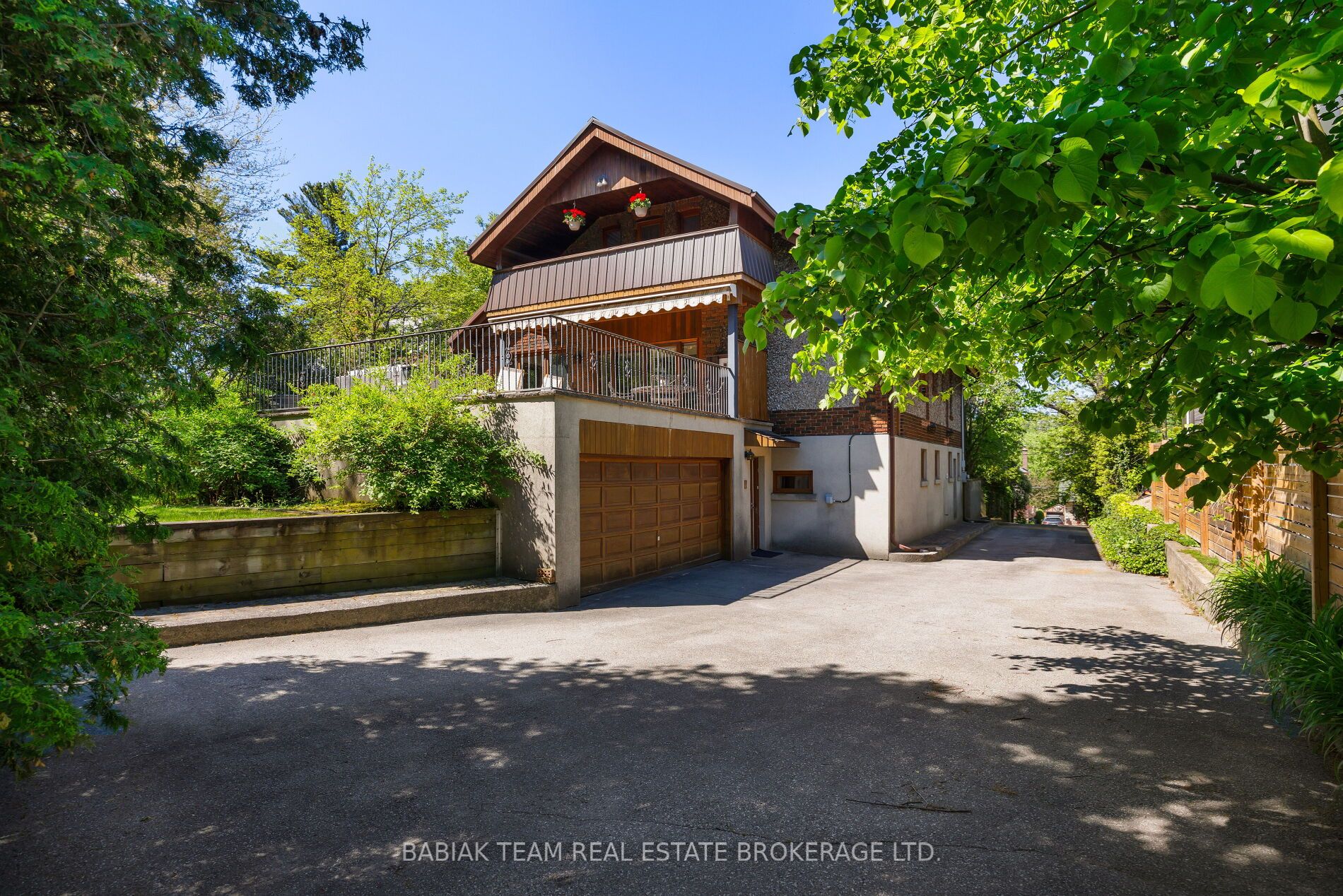 187 Ellis Avenue, Toronto, ON M6S 2X4 photo 4