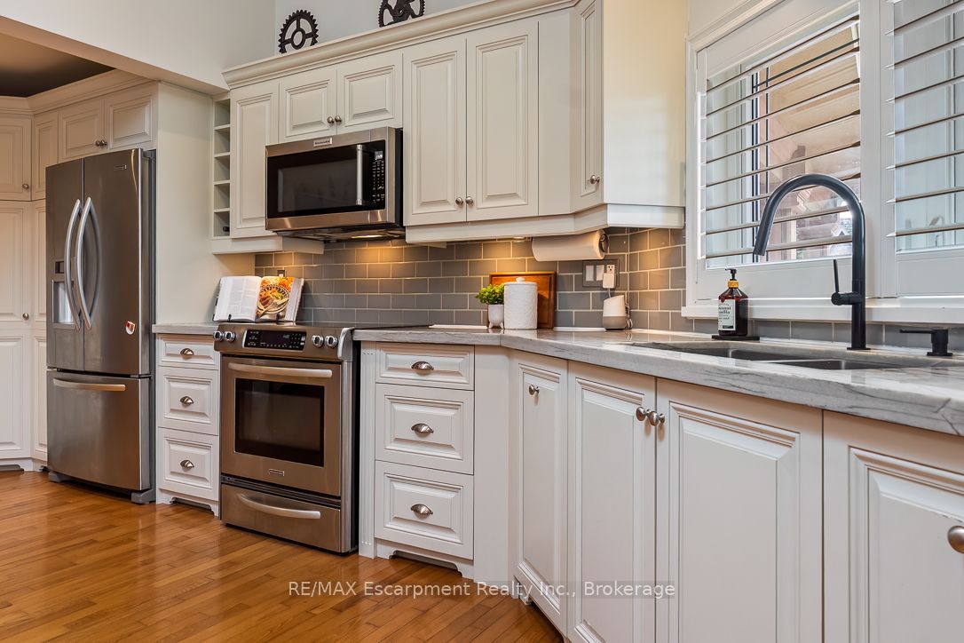 24 Birbank Drive, Oakville, ON L6J 4Y9 photo 5