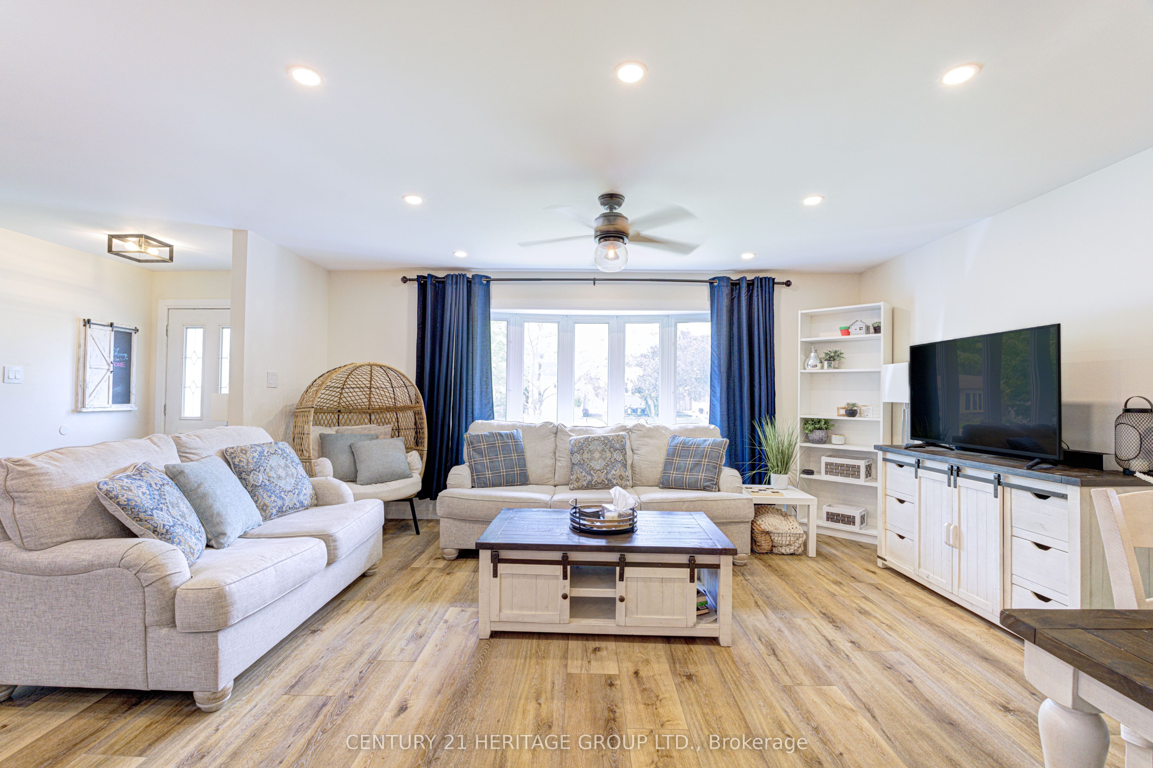 2379 Duncaster Drive, Burlington, ON L7P 3V9 photo 4