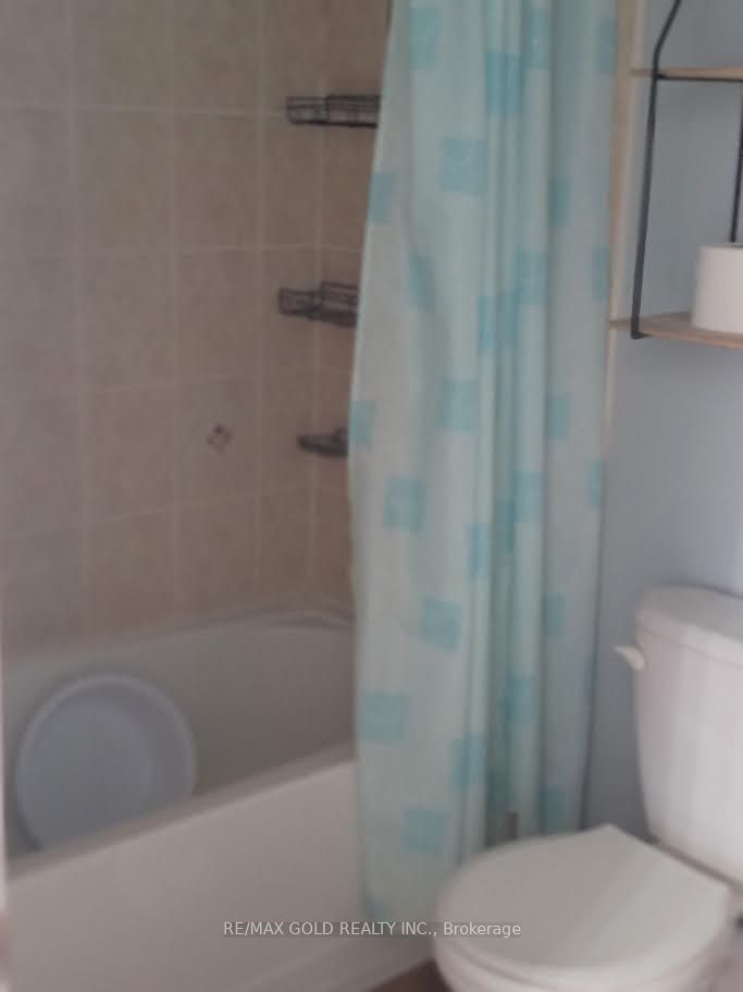 12 Cailiff Street, Brampton, ON L6Y 0P9 photo 3