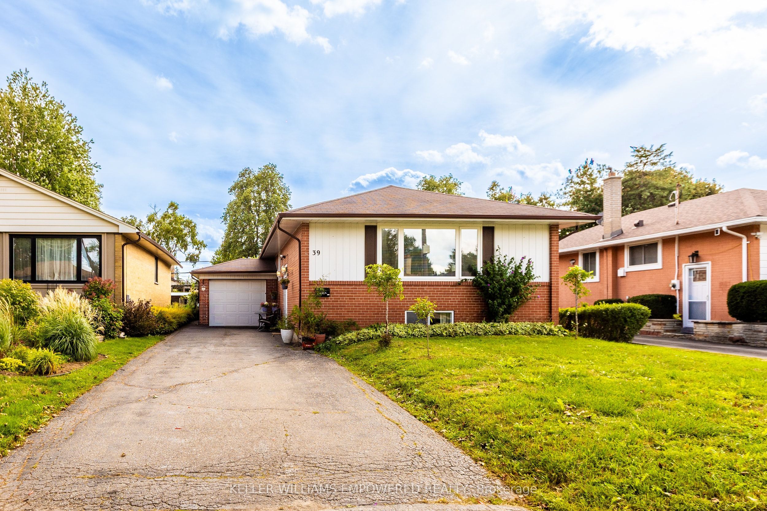 39 Checkendon Drive, Toronto, ON M9W 2Y8