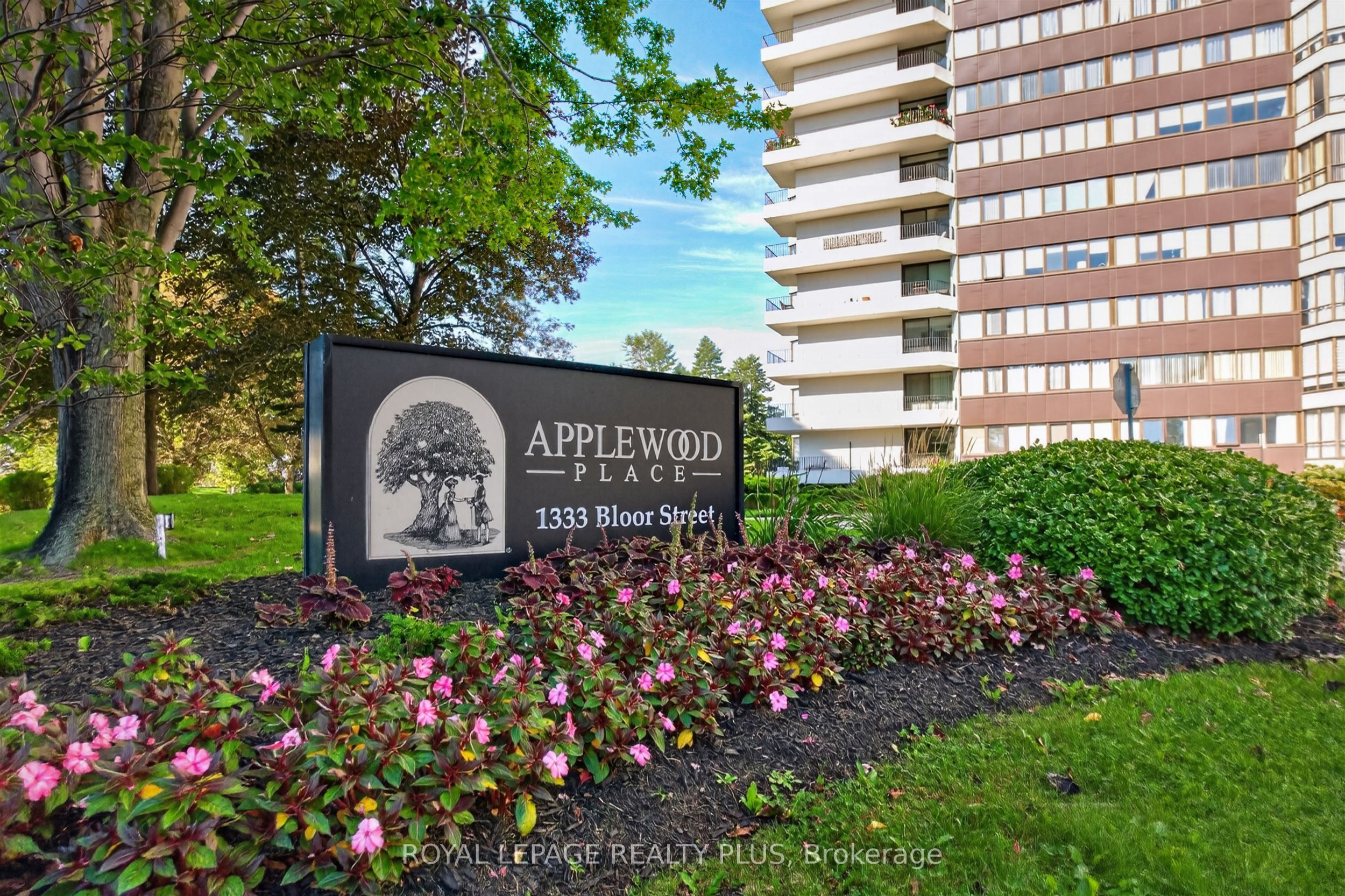 1333 Bloor Street 1608, Mississauga, ON L4Y 3T6 photo 3