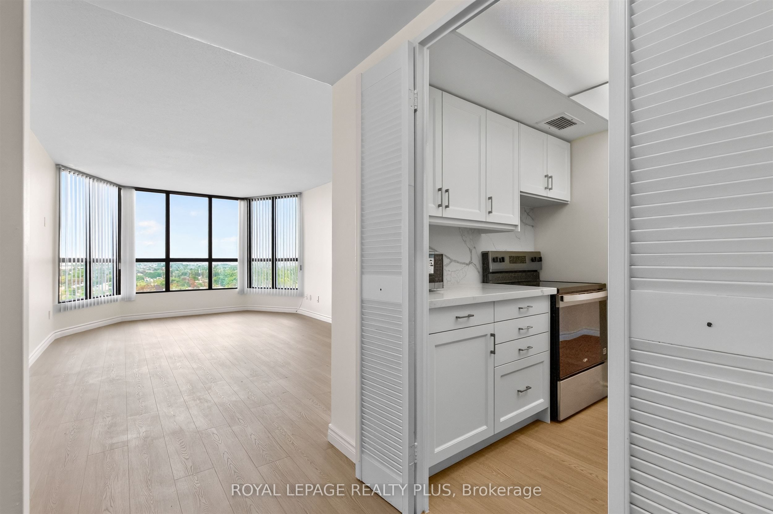 1333 Bloor Street 1608, Mississauga, ON L4Y 3T6 photo 5